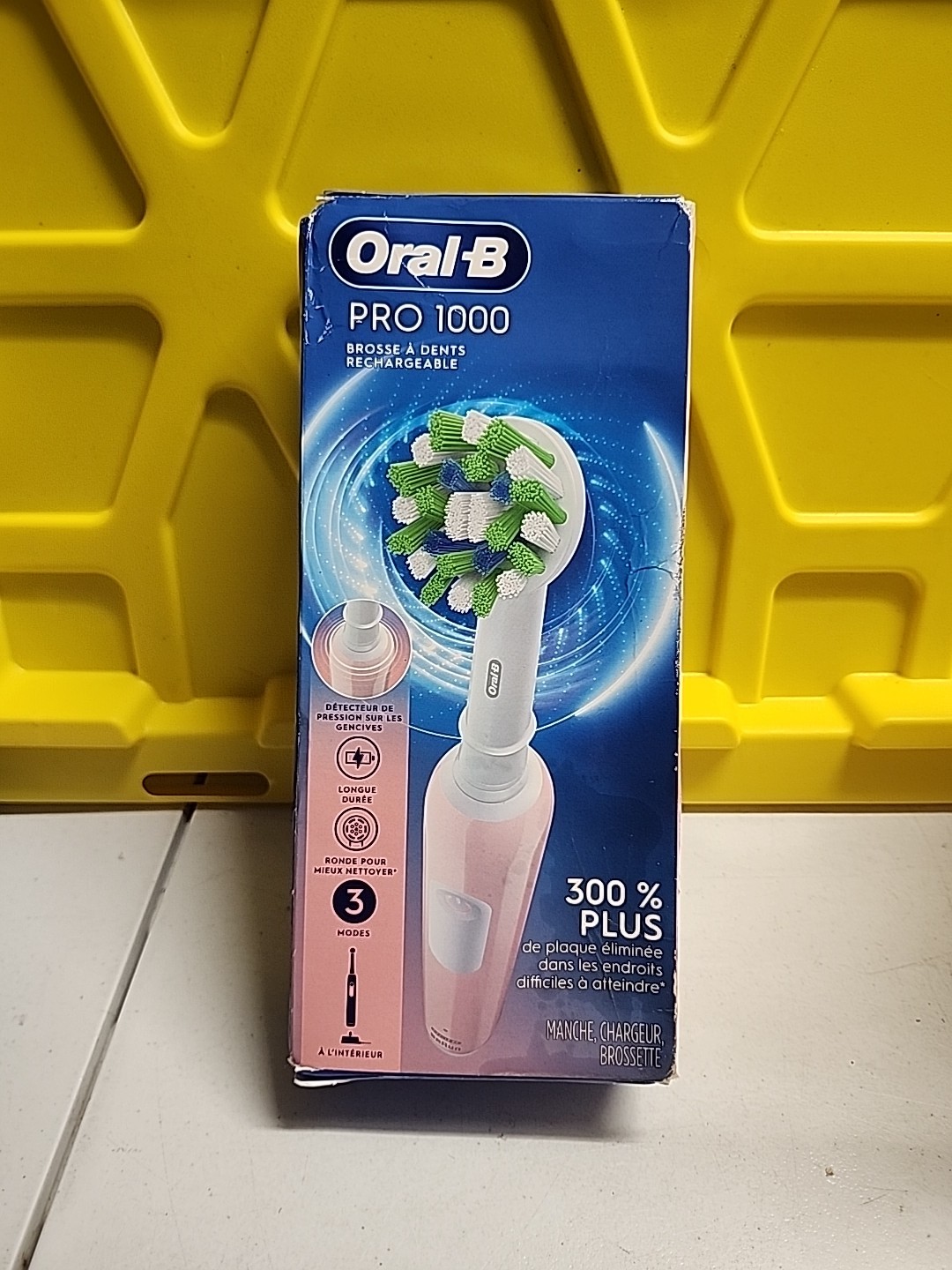 Oral-B Pro 1000 Rechargeable Electric Toothbrush, Pink