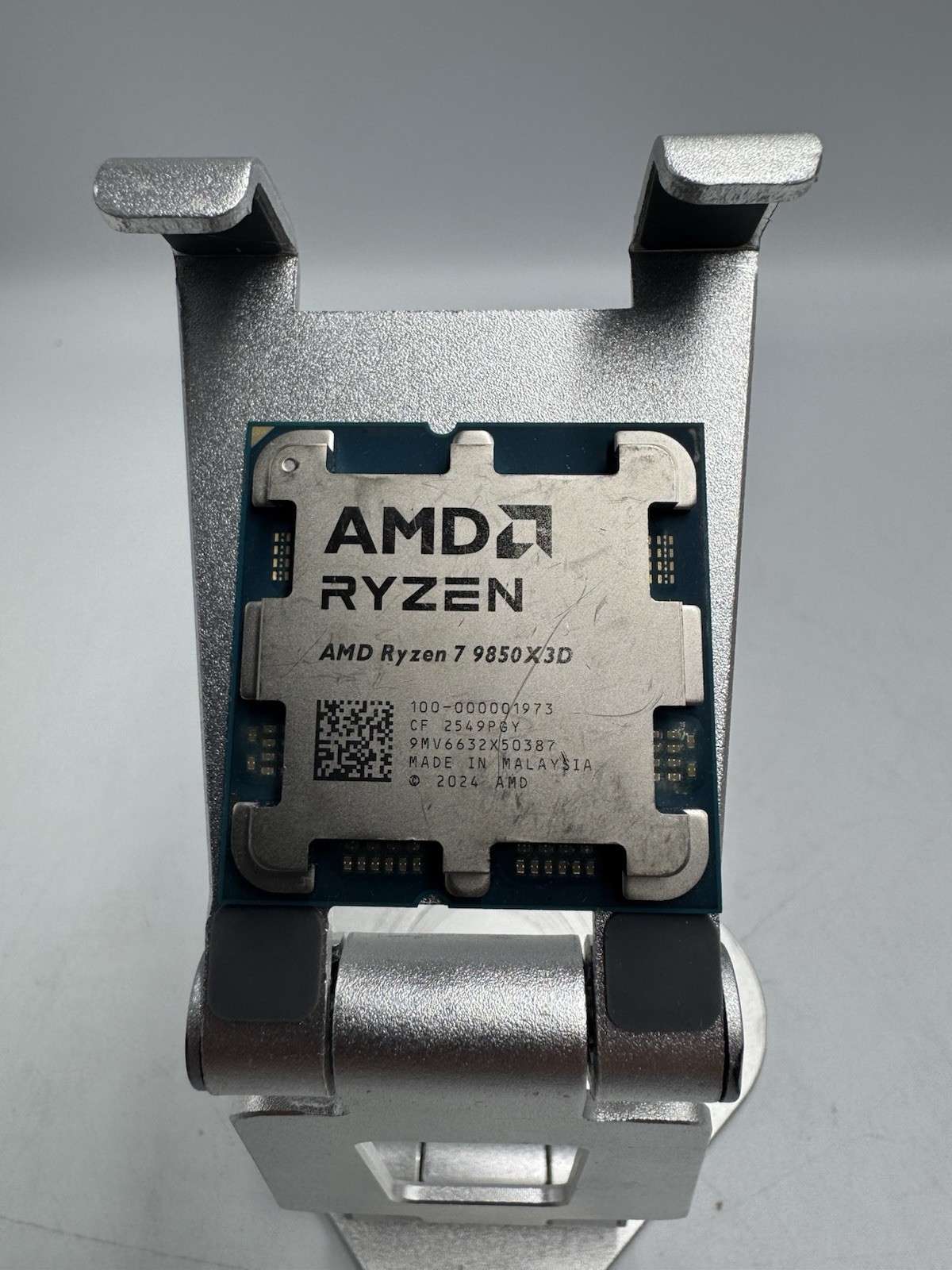 AMD Ryzen 7 9850X3D Desktop Processor New No Box