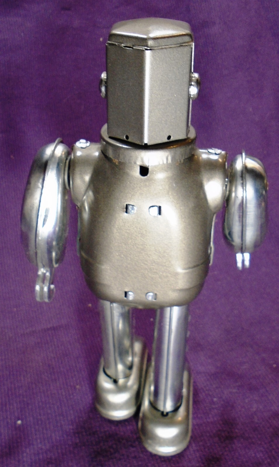 Metal House Hex Head Tin Robot Wind Up Walking Robot w/Chest Gun Grey New In Box