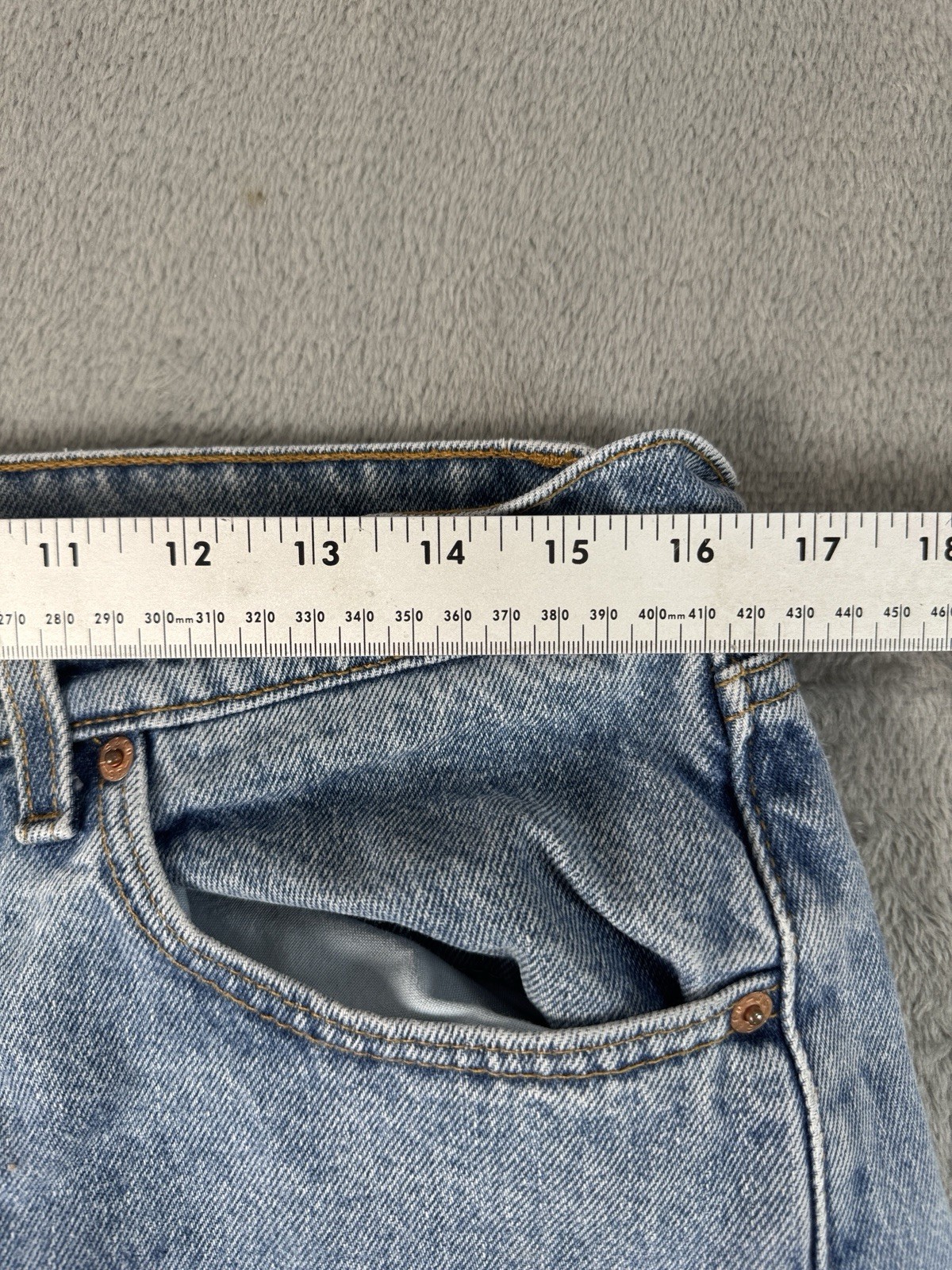 Vintage 1991 Levis 565 Jeans Wide Leg Loose Fit 33x30 Made in USA FREE SHIPPING