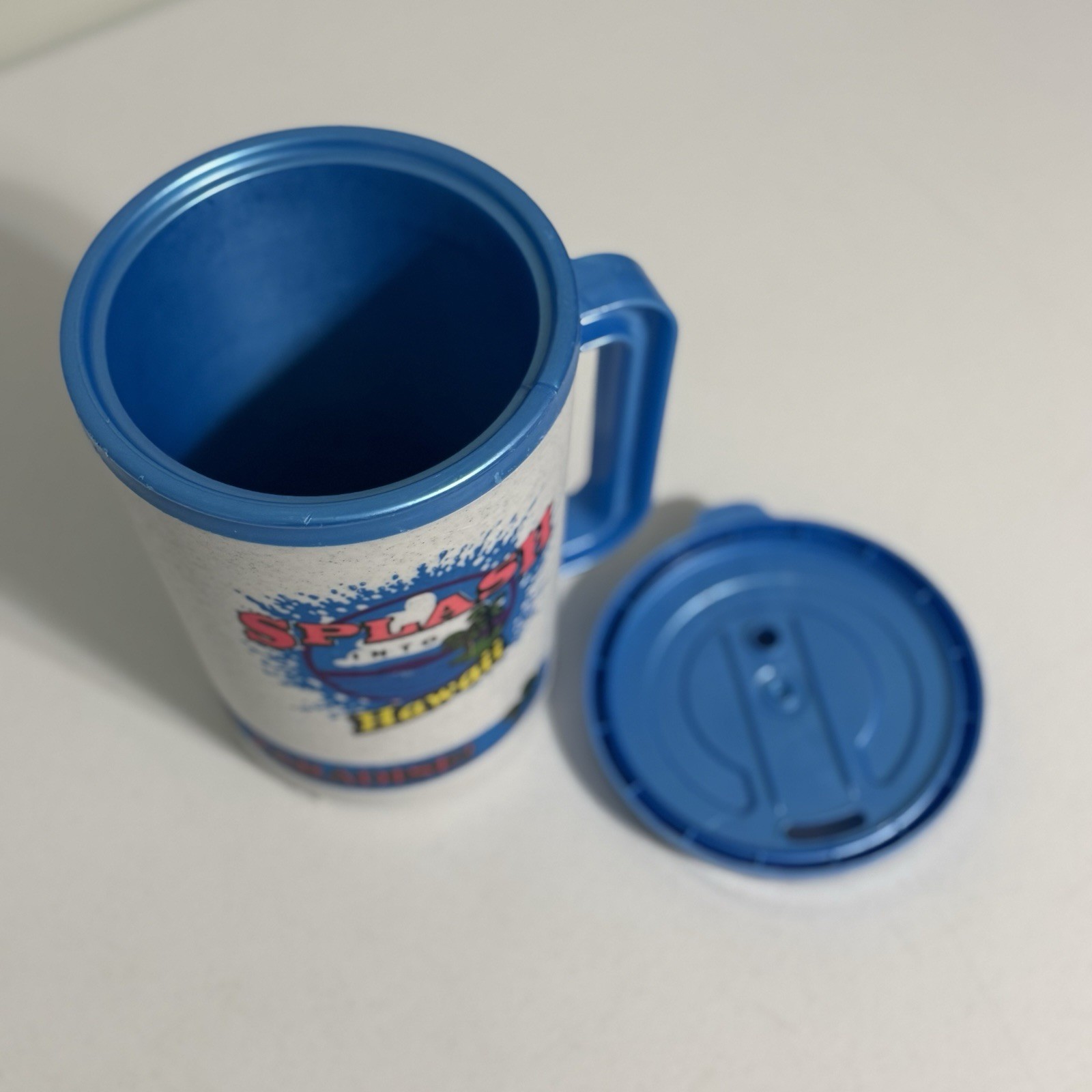 TWO Vintage Fountain Drinks Splash Into Hawaii Aladdin Travel Mugs Cups W/Lids