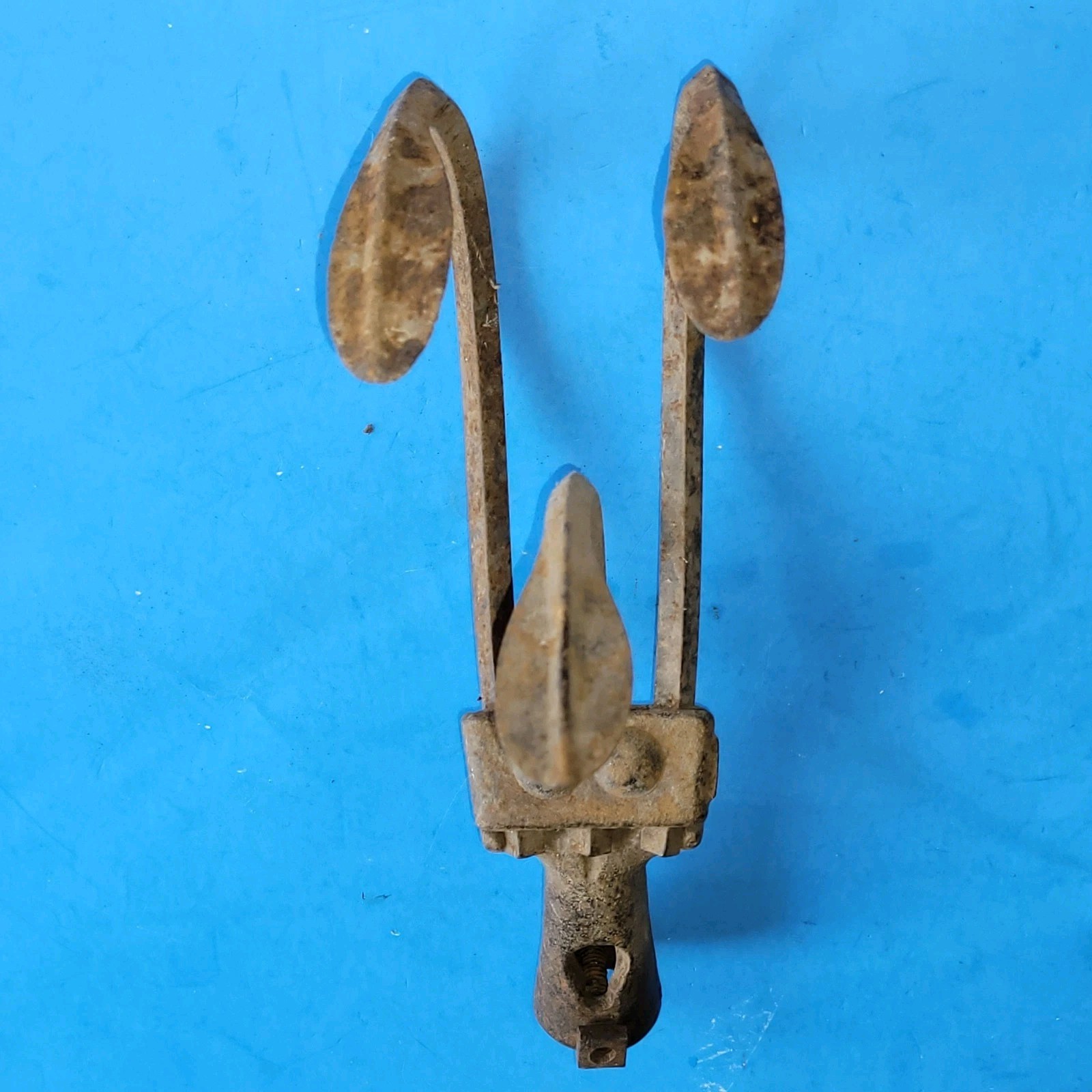 Vintage 3 Tine Prong Garden Cultivator Hoe Rake Claw Antique