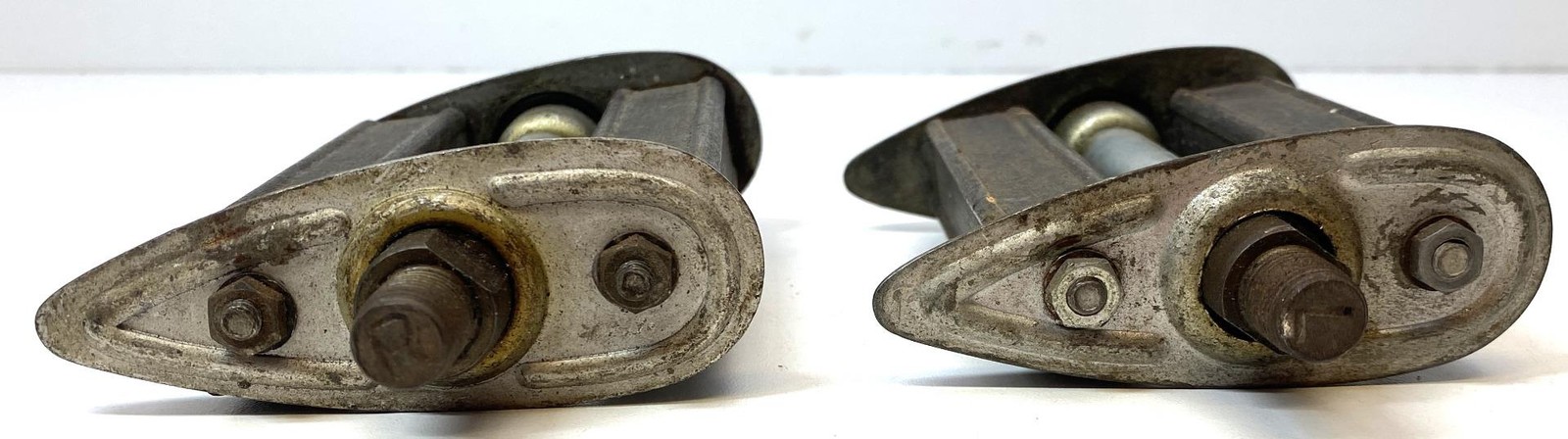 antique Magna TEARDROP streamline bicycle PEDALS Round reflectors