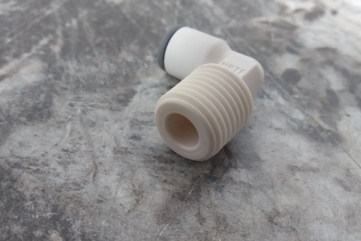 Parker 6579 56 14WP2 180 Pk 1/4 In Pipe Size White Fixed Elbow