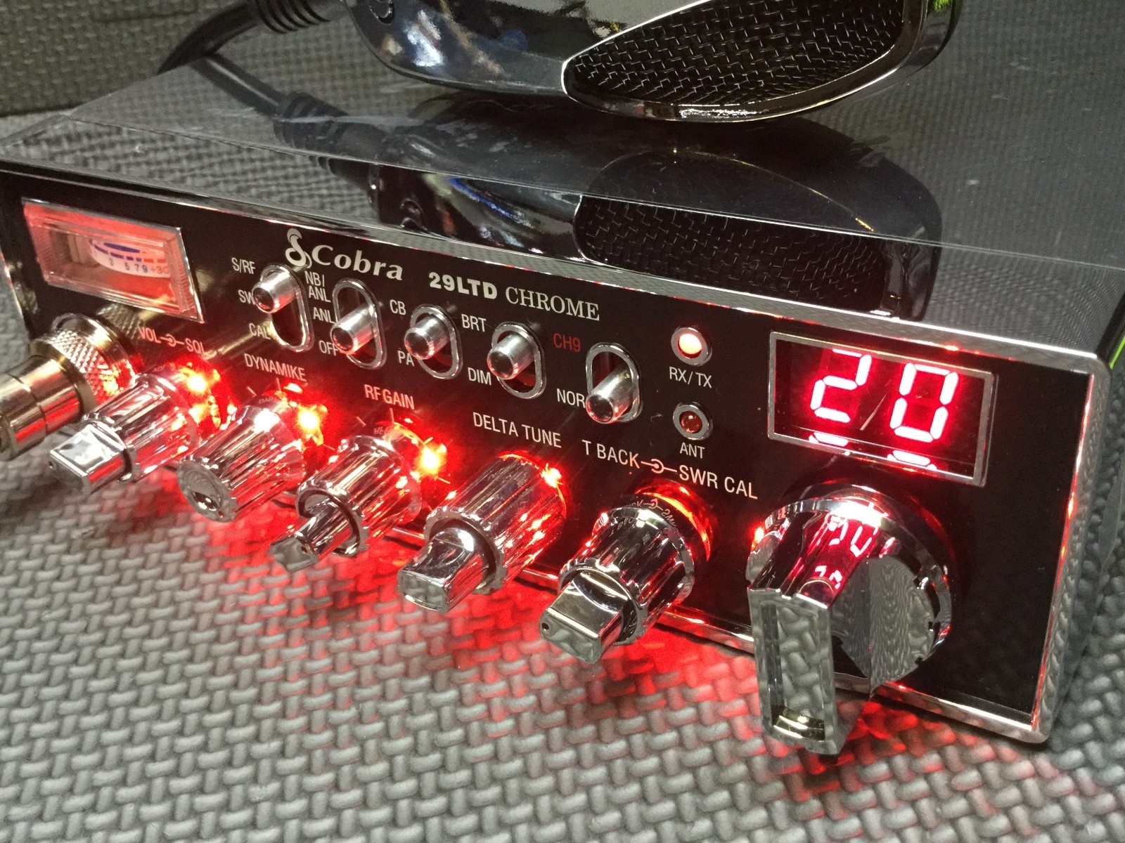 Cobra 29 Chrome - Red Light edition - PERFORMANCE TUNE + RECEIVE ENHANCE + ECHO