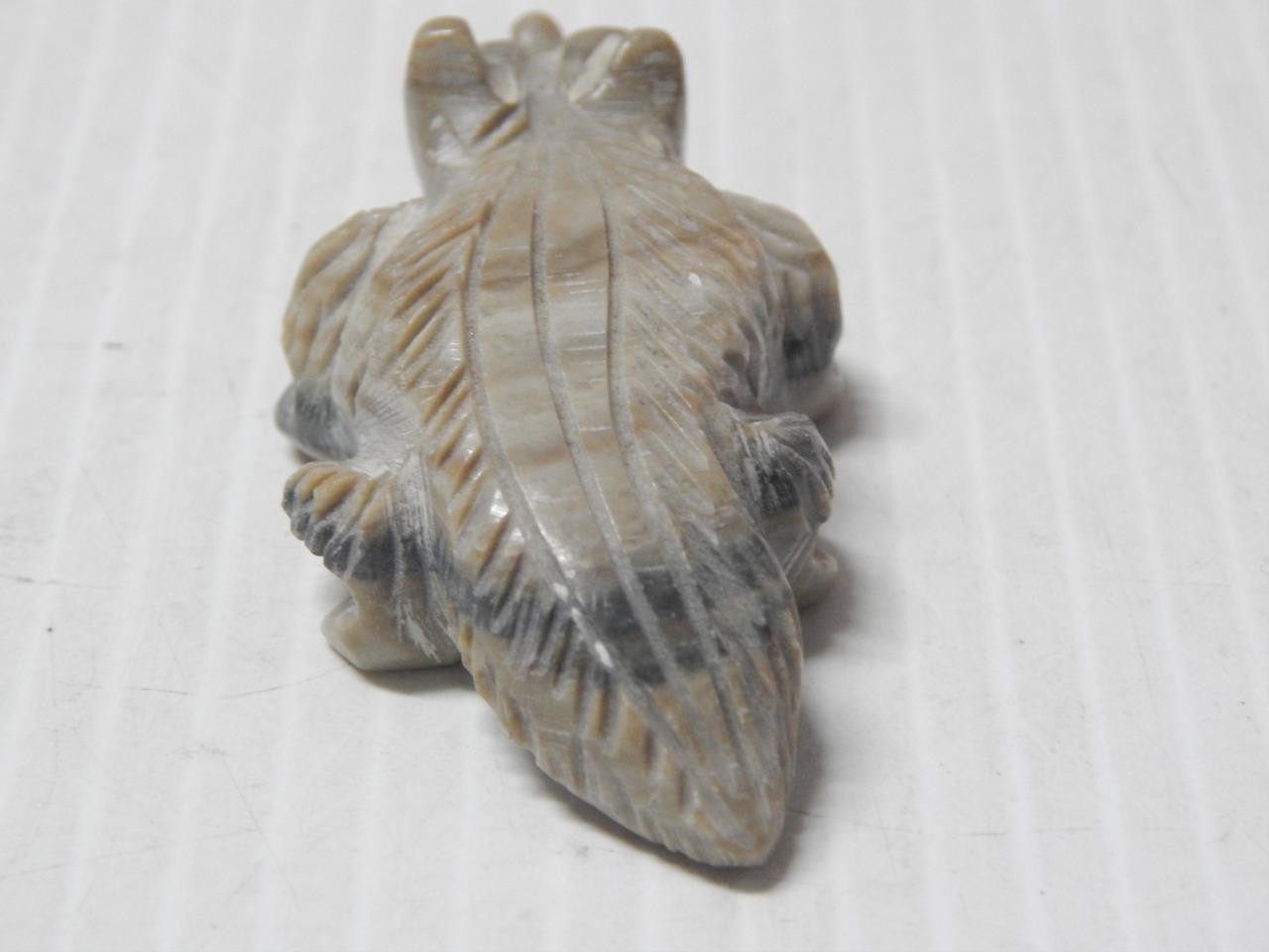 X FINELY CARVED VINTAGE ZUNI INDIAN STONE OTTER / BEAVER FETISH TURQUOISE EYES