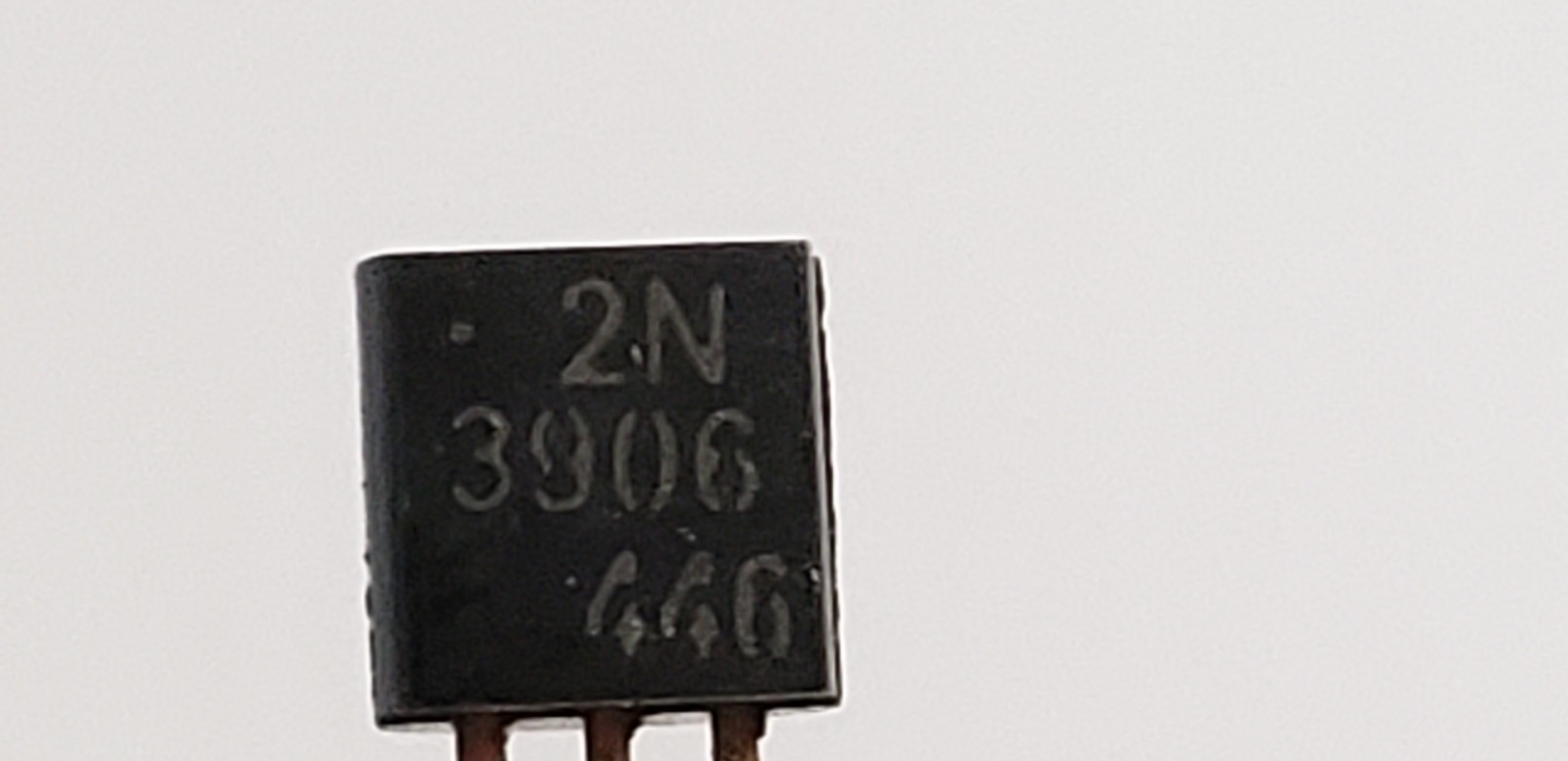 2N3906 GENERAL PURPOSE TRANSISTORS, 0.62W, 40V (LOT OF 200) NNB