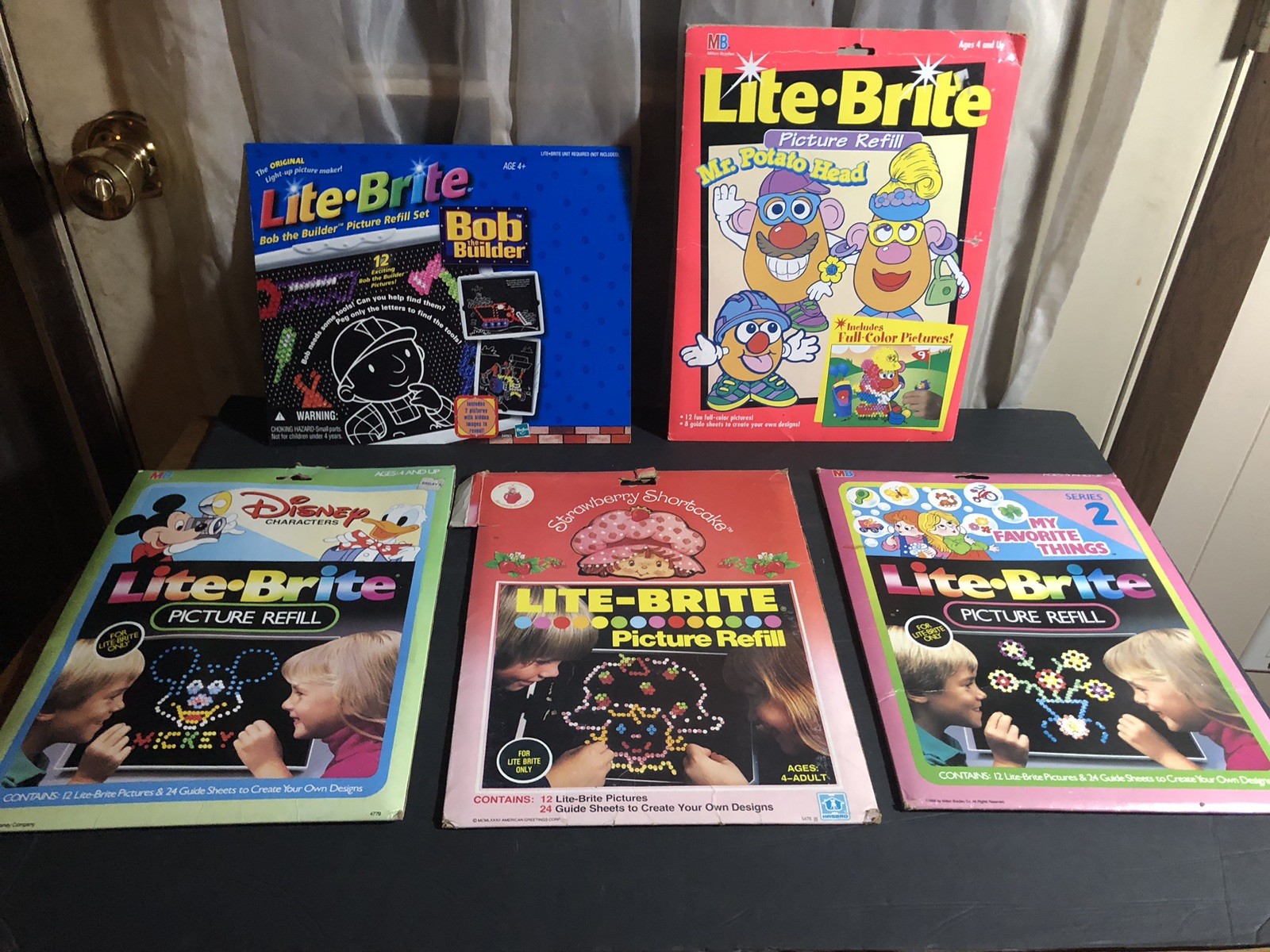 Vintage Original LITE BRITE 1989 Hasbro Works with Box 300+ pegs 31 + pages
