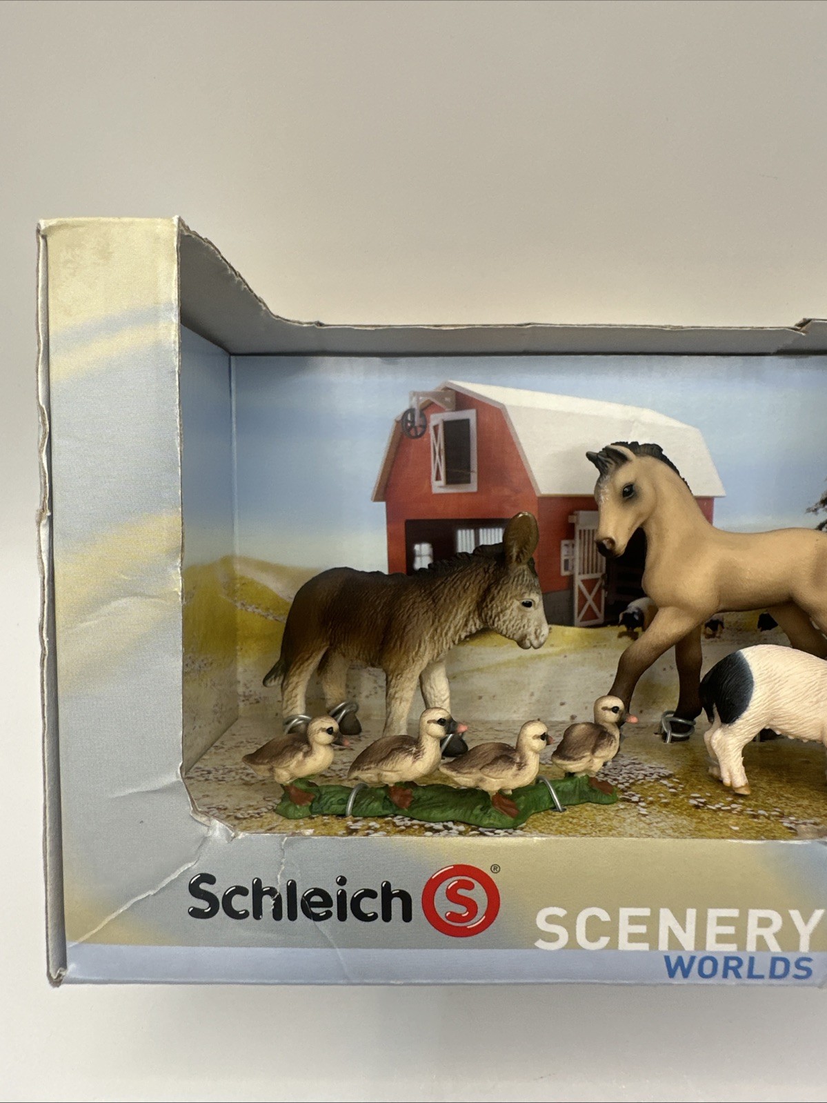 Schleich Scenery Pack Farm Animals With Booklet #41227 NIB