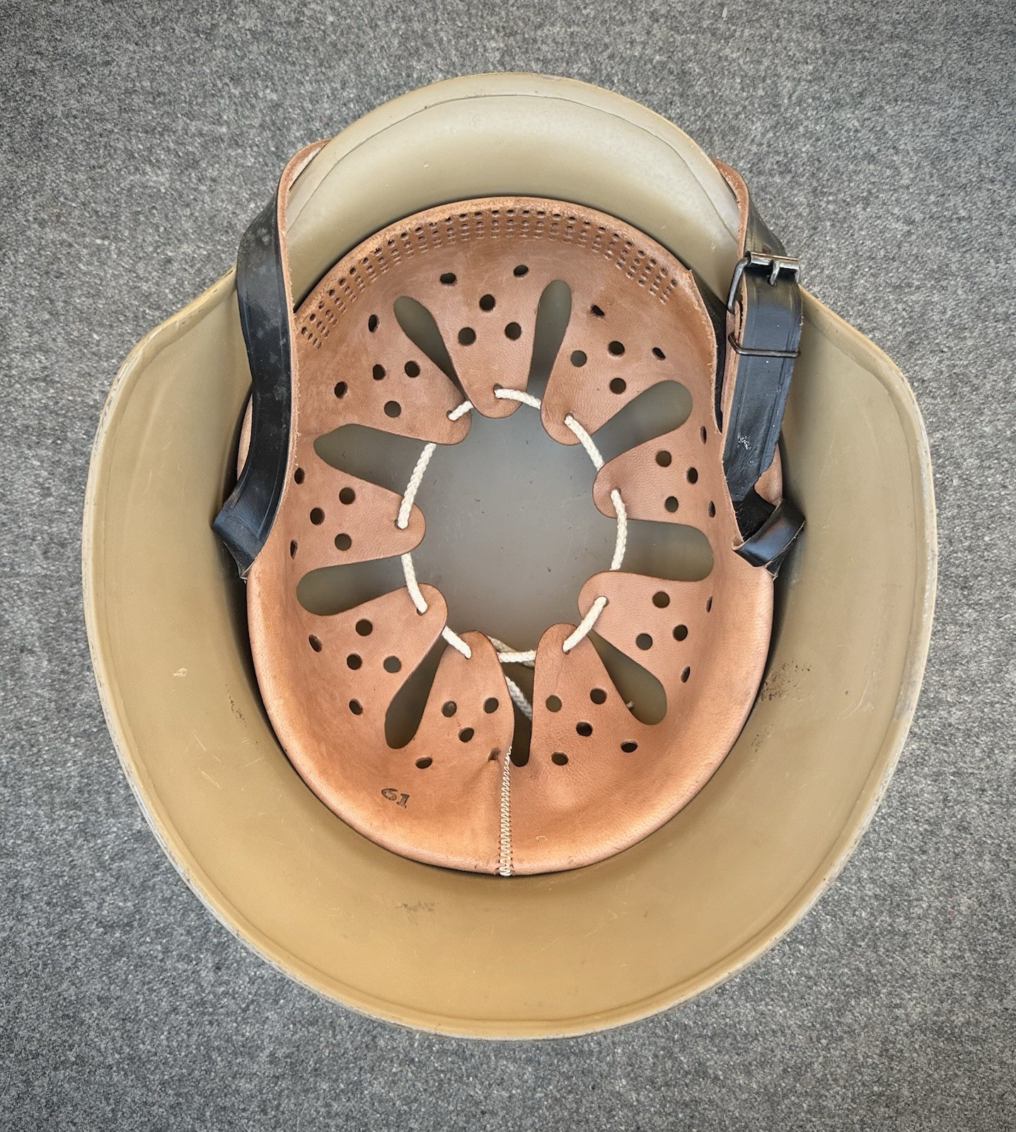 Original BGS M40 Unissued Helmet/Big Size 68 & 61 Liner/Rare Factory-Issued Tan