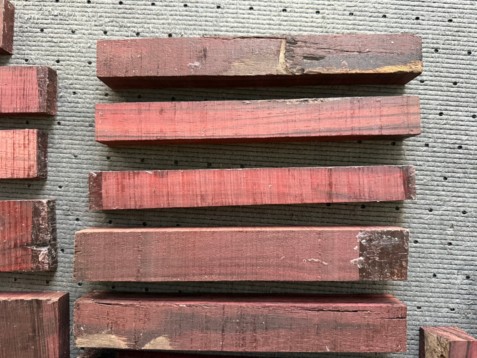 Bois de Rose 7 pounds box #18