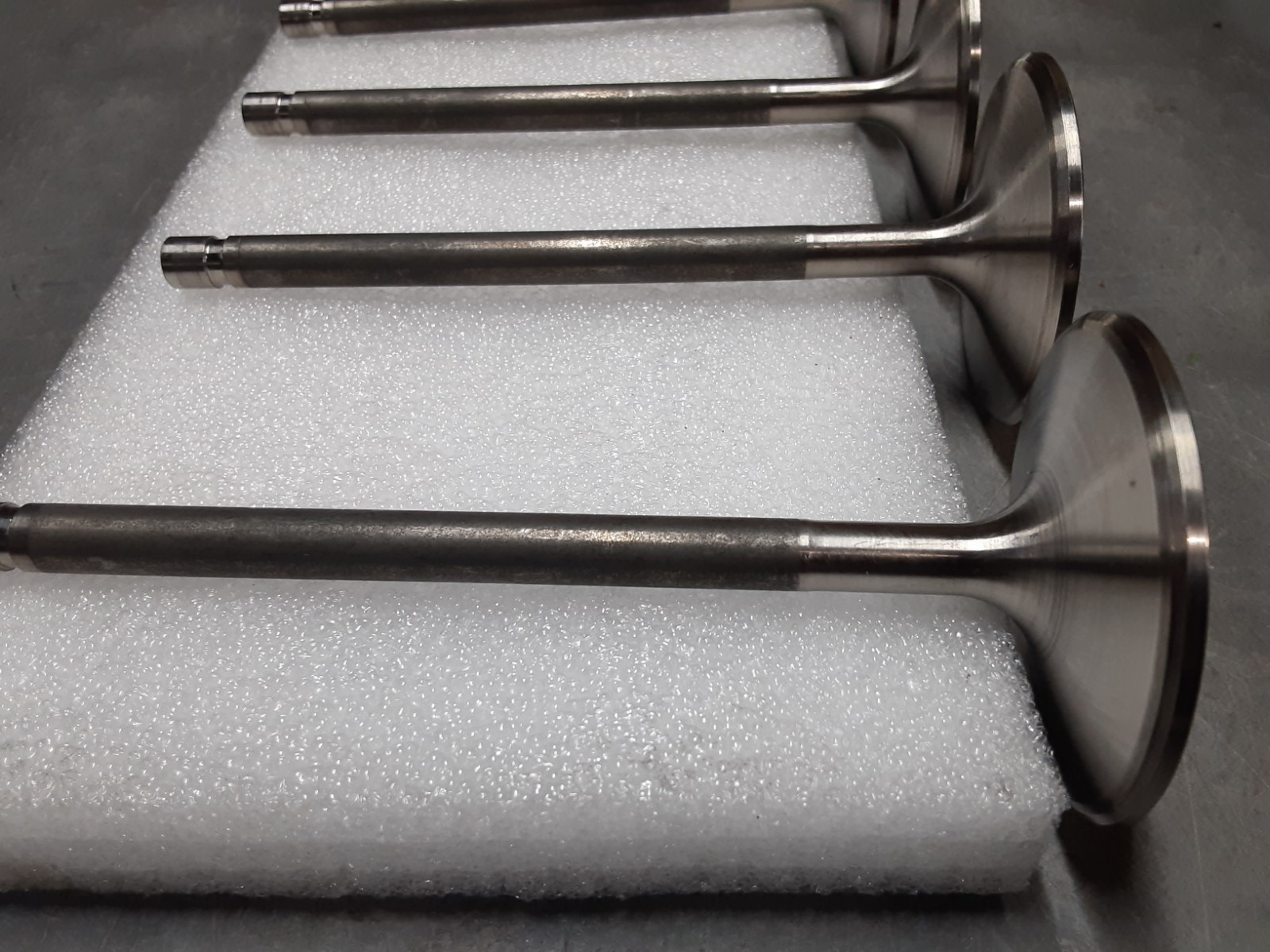 8 Del West 2.250x11/32x5.475 Titanium Intake Valves