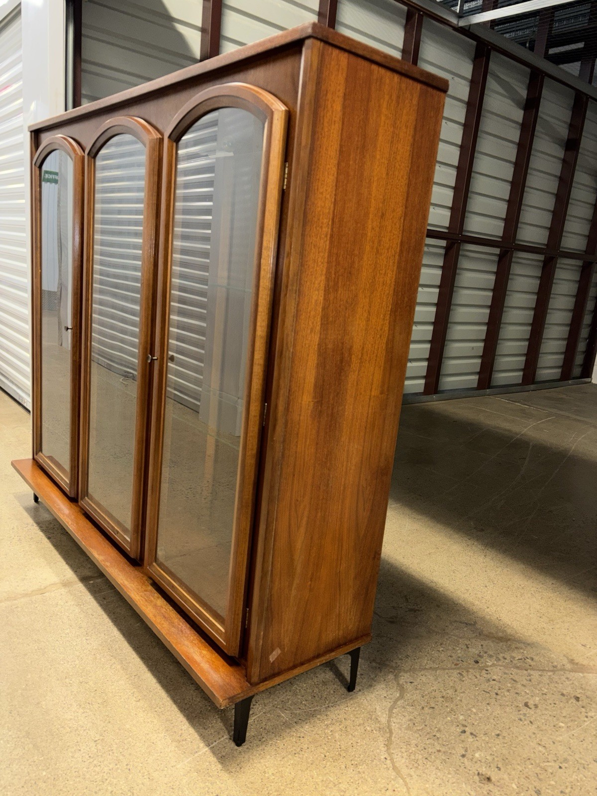 Vintage Mid Century Modern China Hutch