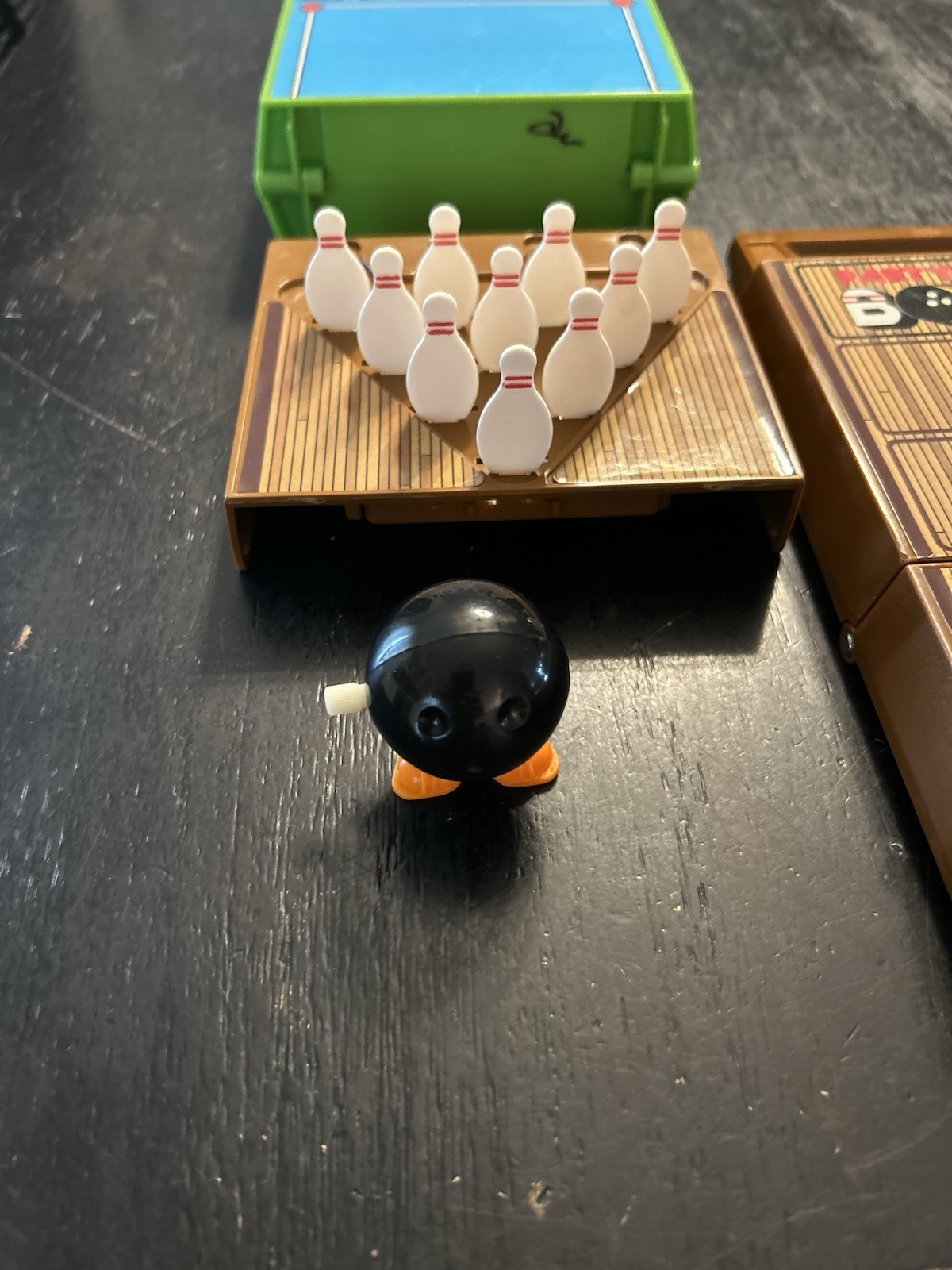 Tomy Vintage Bowling Game Table Top Wind-Up Bowling Ball Boxing Case