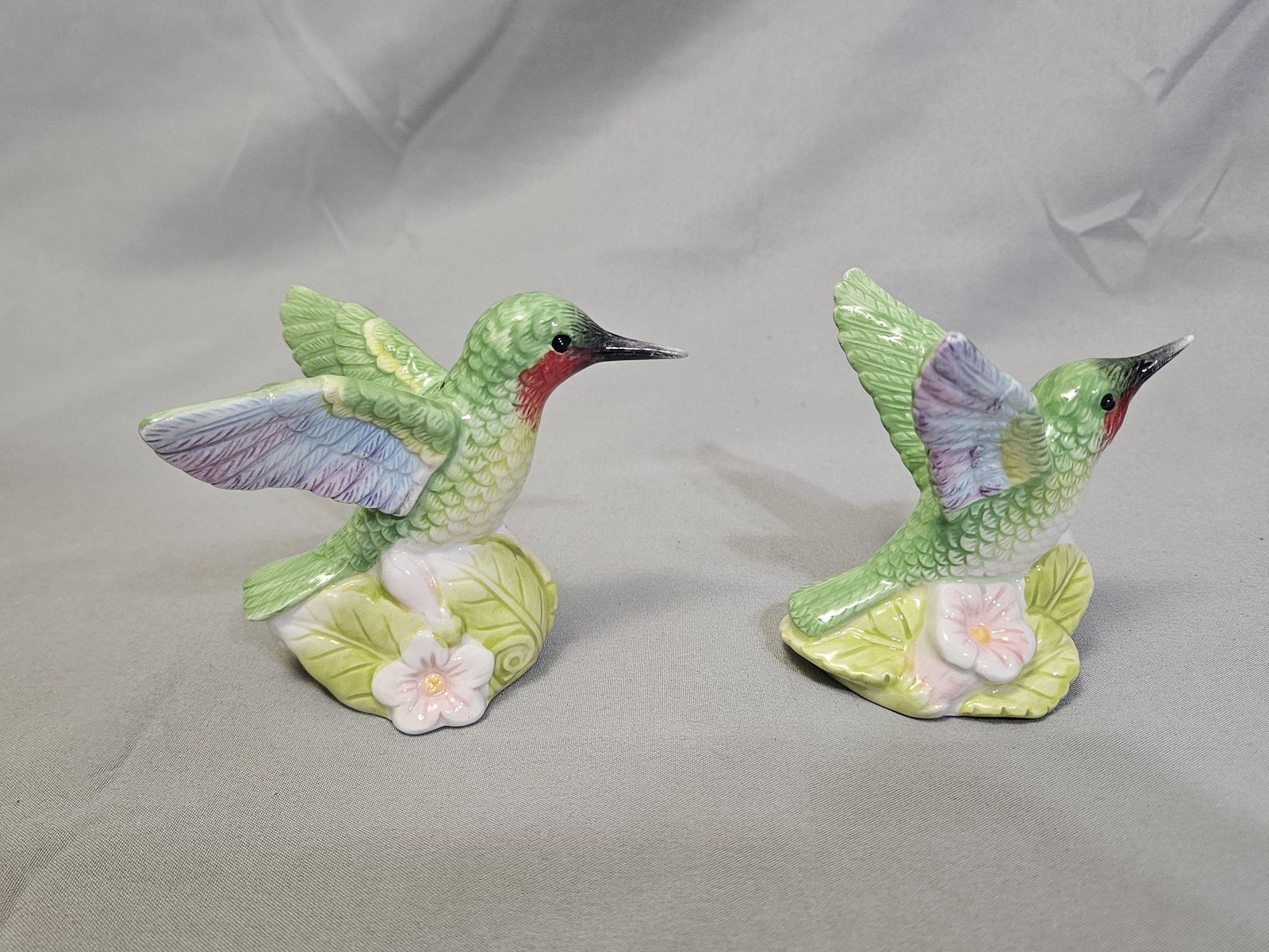 Ceramic Hummingbird Salt Pepper Shakers Set Green Flowers Small Kitchen Decor