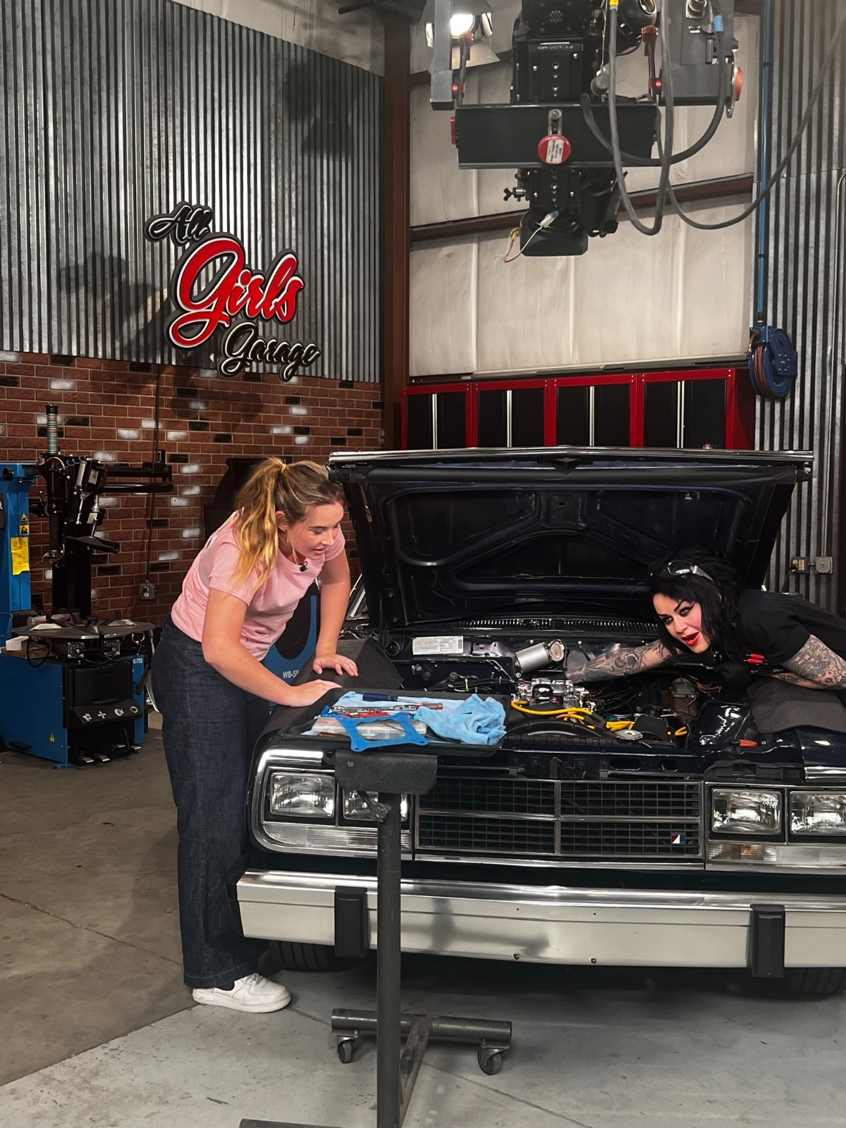 Edelbrock Remanufactured Carburetor 750 CFM Manual Choke # 1407