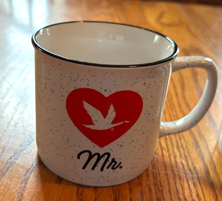 2 RARE NEW Mr. & Mrs. Wawa Speckled White Ceramic Hot or Cold Mugs Cups