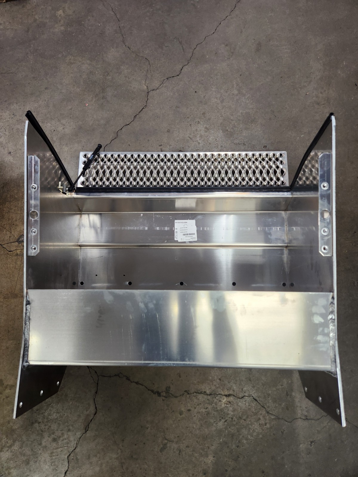 N10-6183-004 OEM Paccar Peterbilt Battery Box PB579 NEW