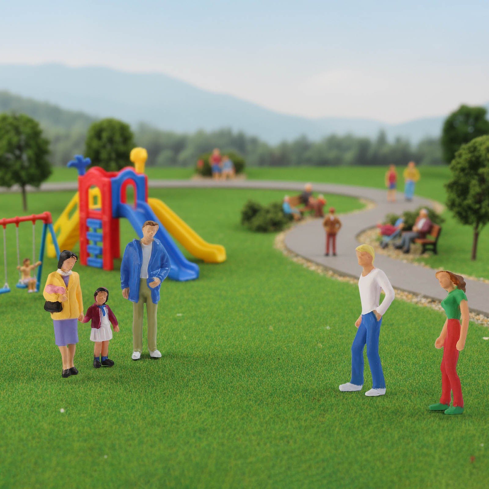 Model Trains O Scale Painted Colorful Figures 1:43 Scale Standing People P4312