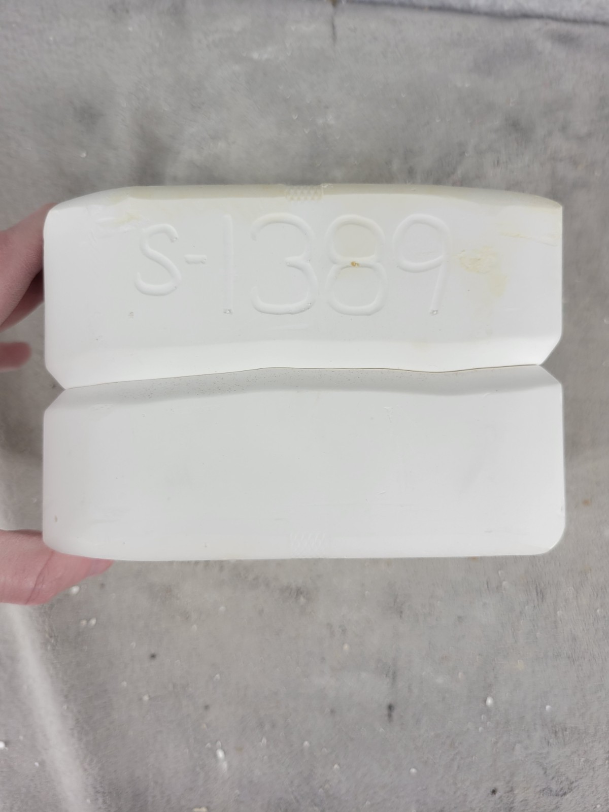 Vintage Ceramic Slip Casting Mold Of Tree Lamp Post & Wreath Scioto S-1389