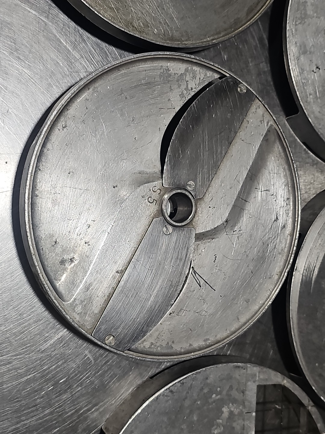 Mannhart MV 80 Commercial Food Processor With 6 pc Disc Attachment Set