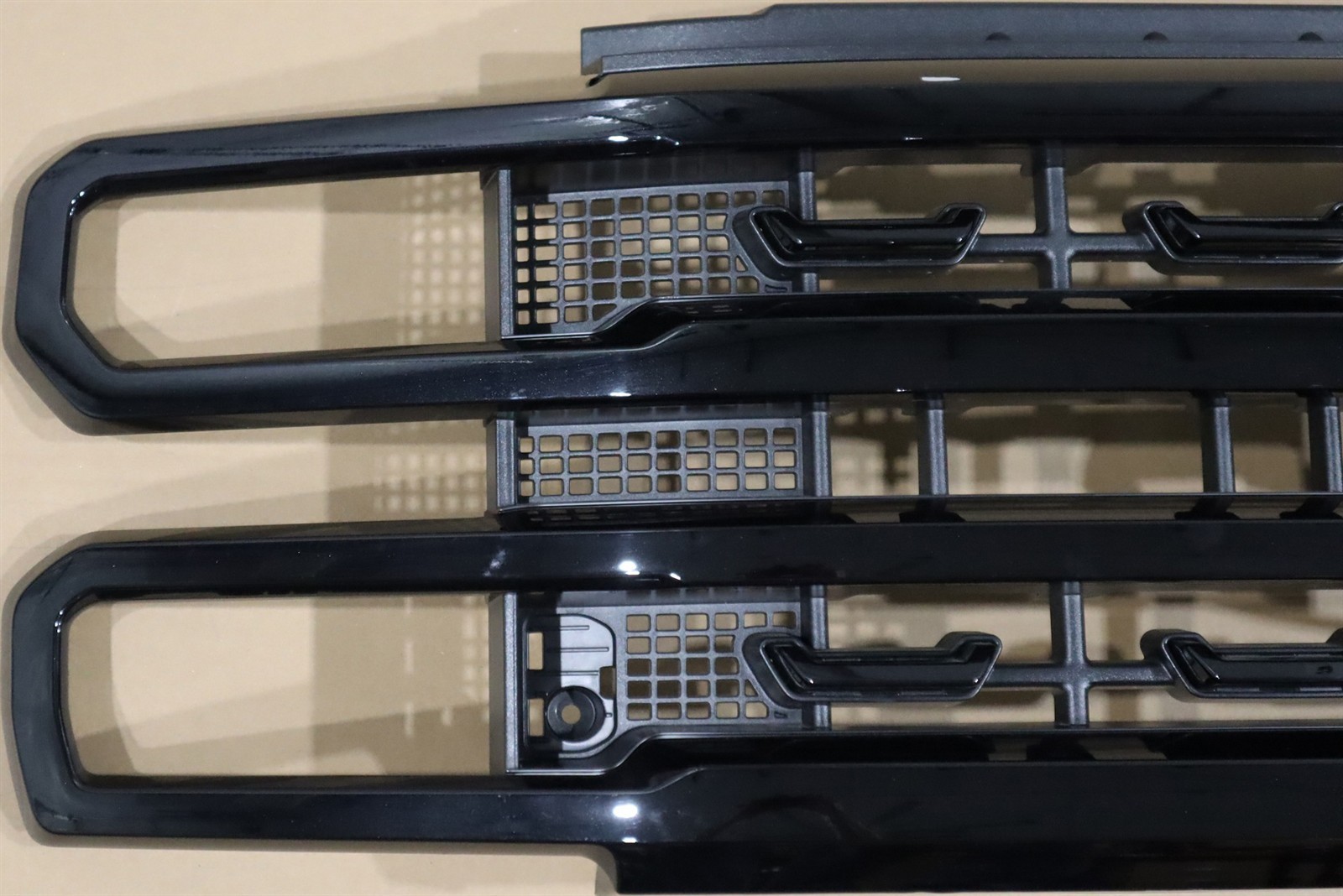 OE 23-26 Super Duty Front Grille BLACK APPEARANCE PACKAGE Blacked-Out PC3Z8200KA