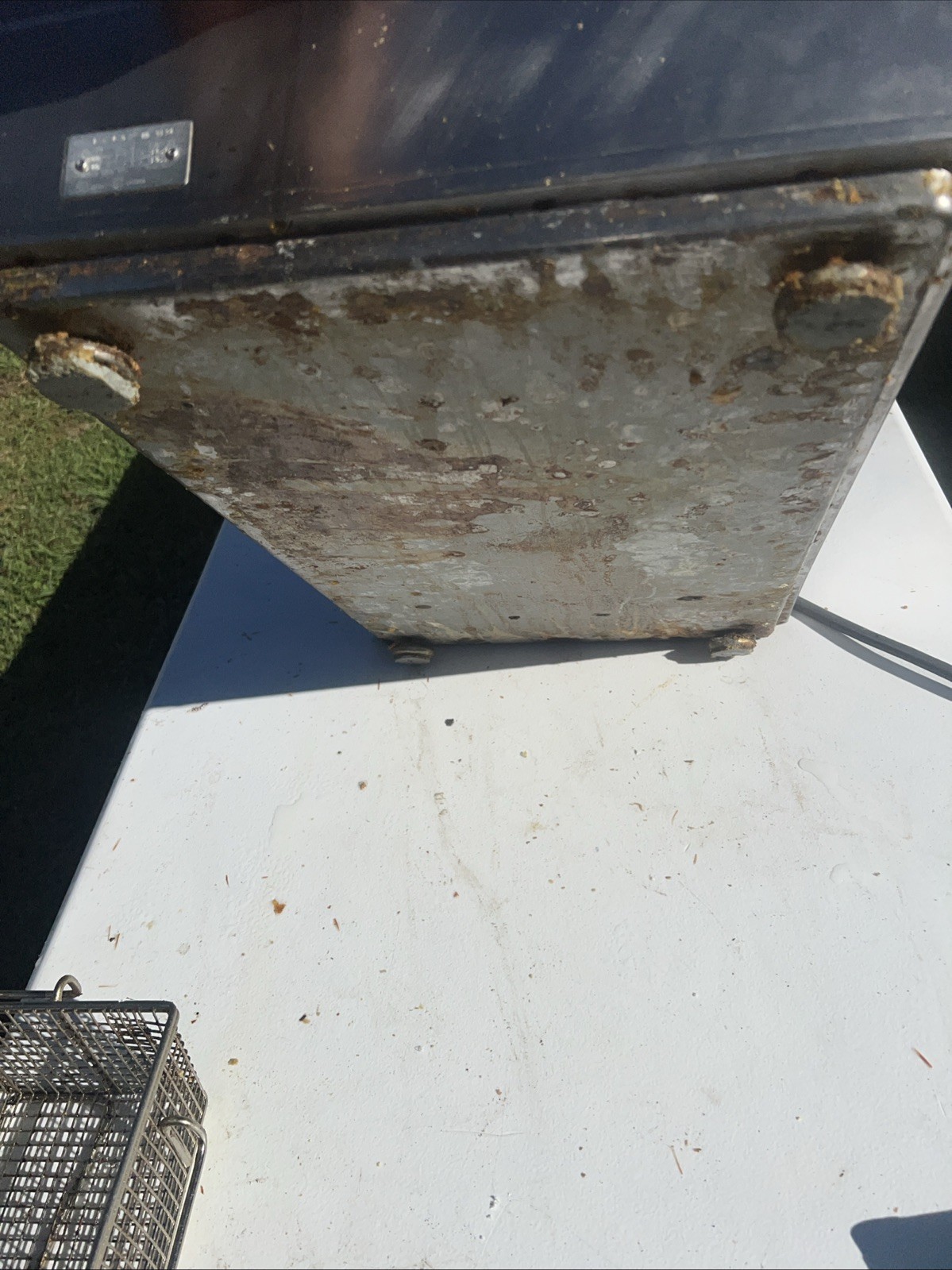 Wells F-49 Countertop 15lb Low Wattage Single Basket Electric Fryer #03