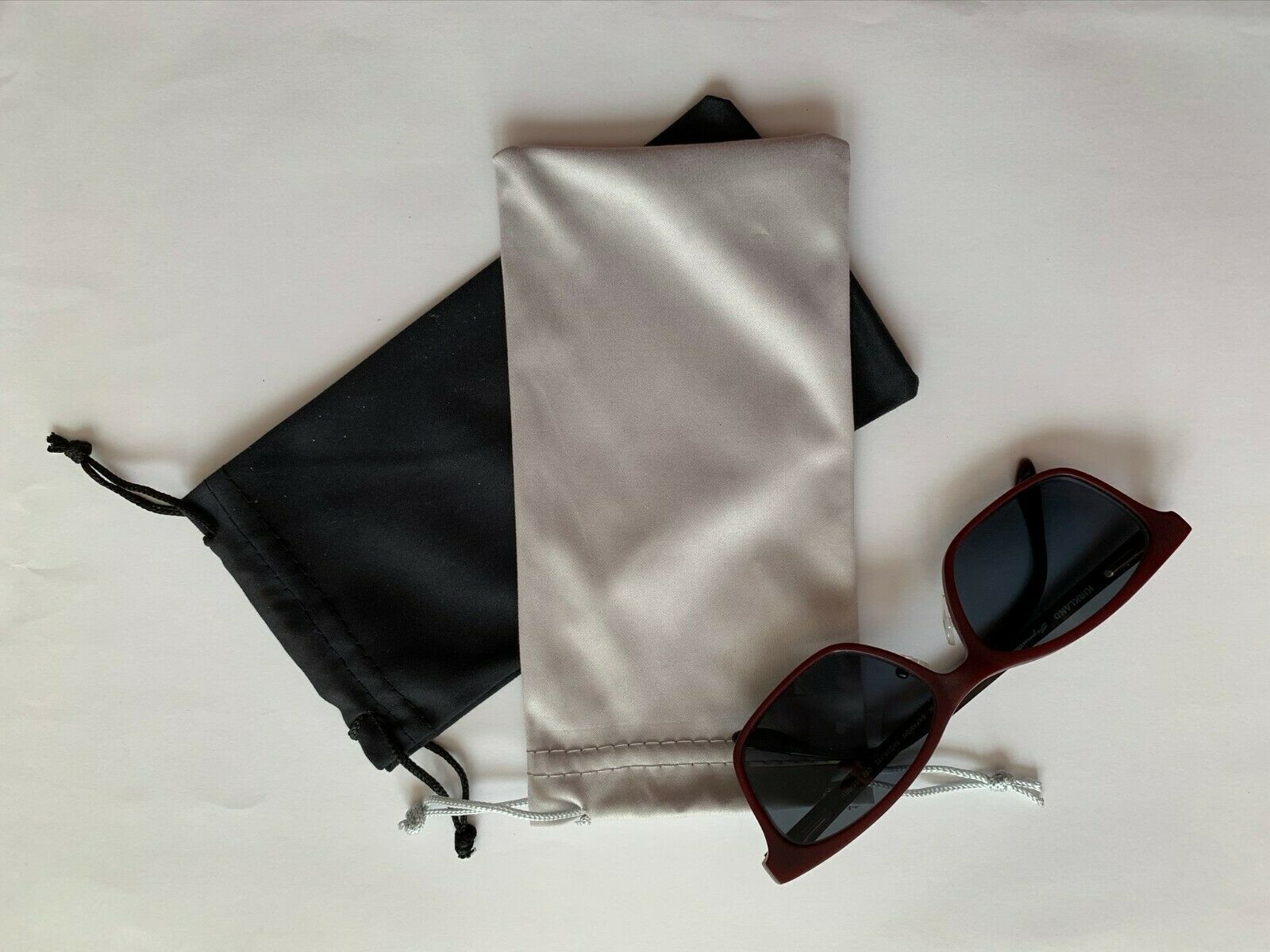 2x Premium Microfiber Pouch Bag Cleaning Case Sunglasses Eyeglasses High quality