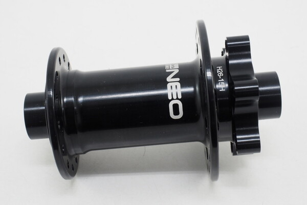 NEW! Stan's NoTubes Neo Bicycle Front Hub 15x100 TA 6 Bolt Disc 28 Hole ZH0395