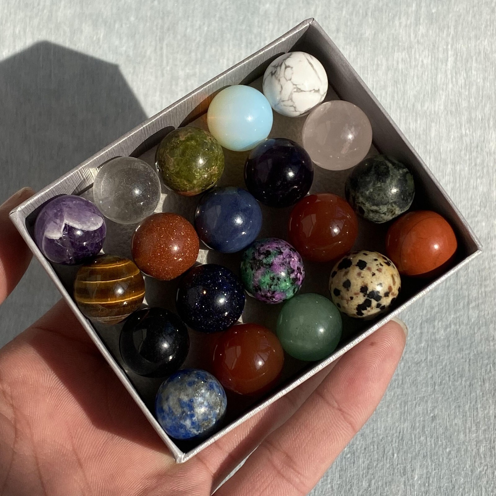 20pcs Wholesale Natural Mixed Ball Quartz Crystal 15mm+ Sphere Reiki +box