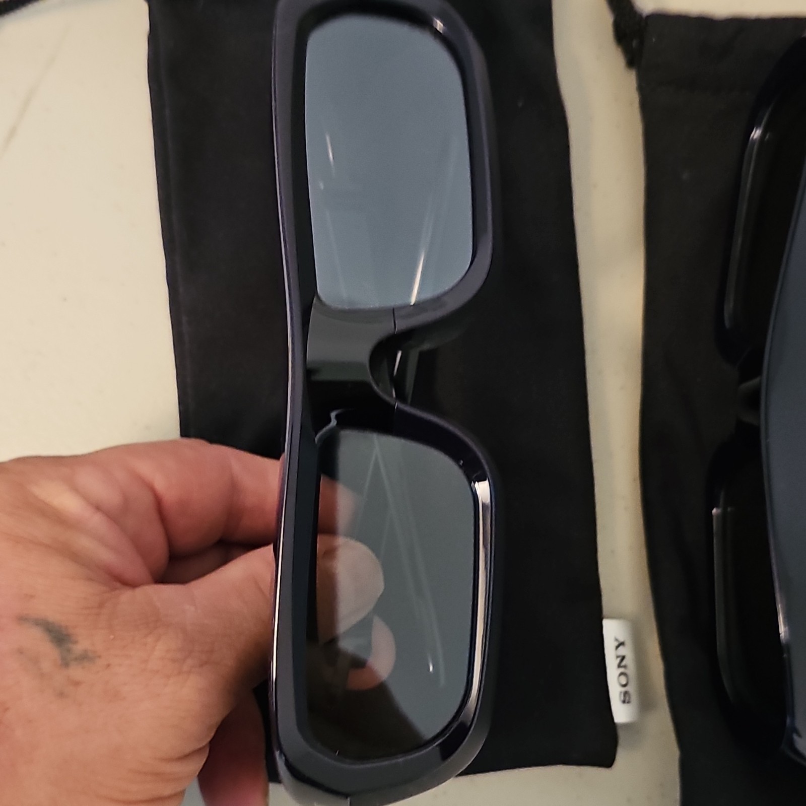 Sony 3D TV Glasses Black Set of 2 for 3D TV with Protective Soft Cases