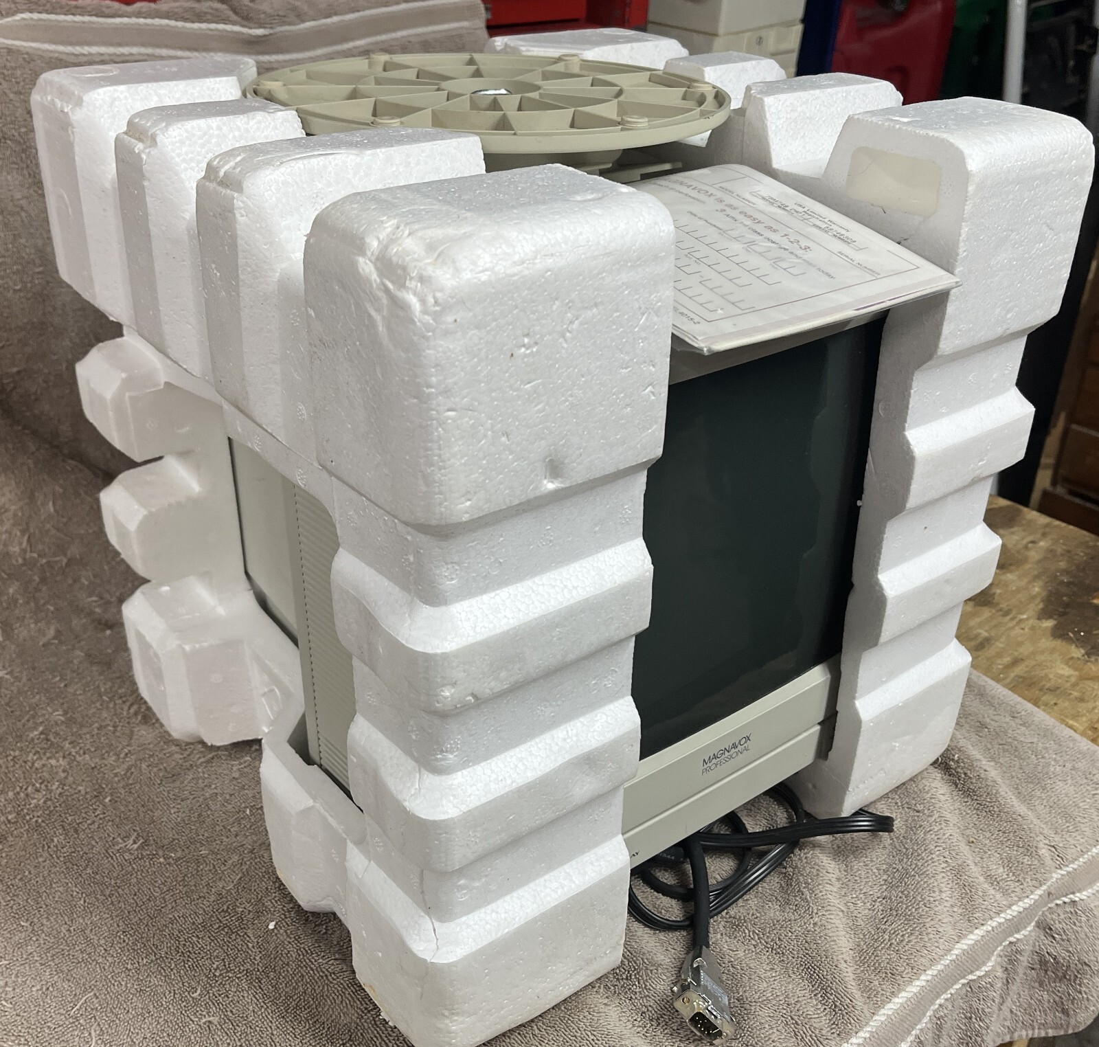 Vintage Magnavox 7BM749 CH01 - VGA Professional Display Monitor - New In Box