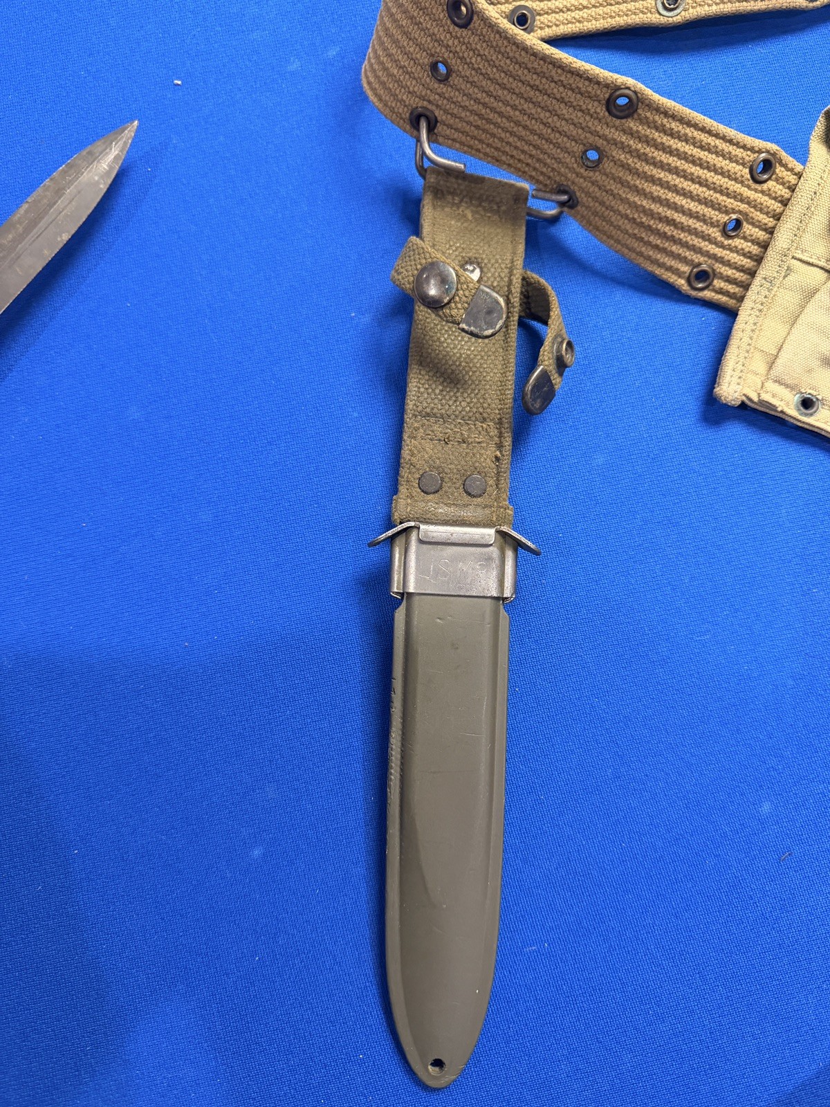 US WW2 Camillus Bayonet Fighting Knife w/ Scabbard canteen, belt and ammo pouch