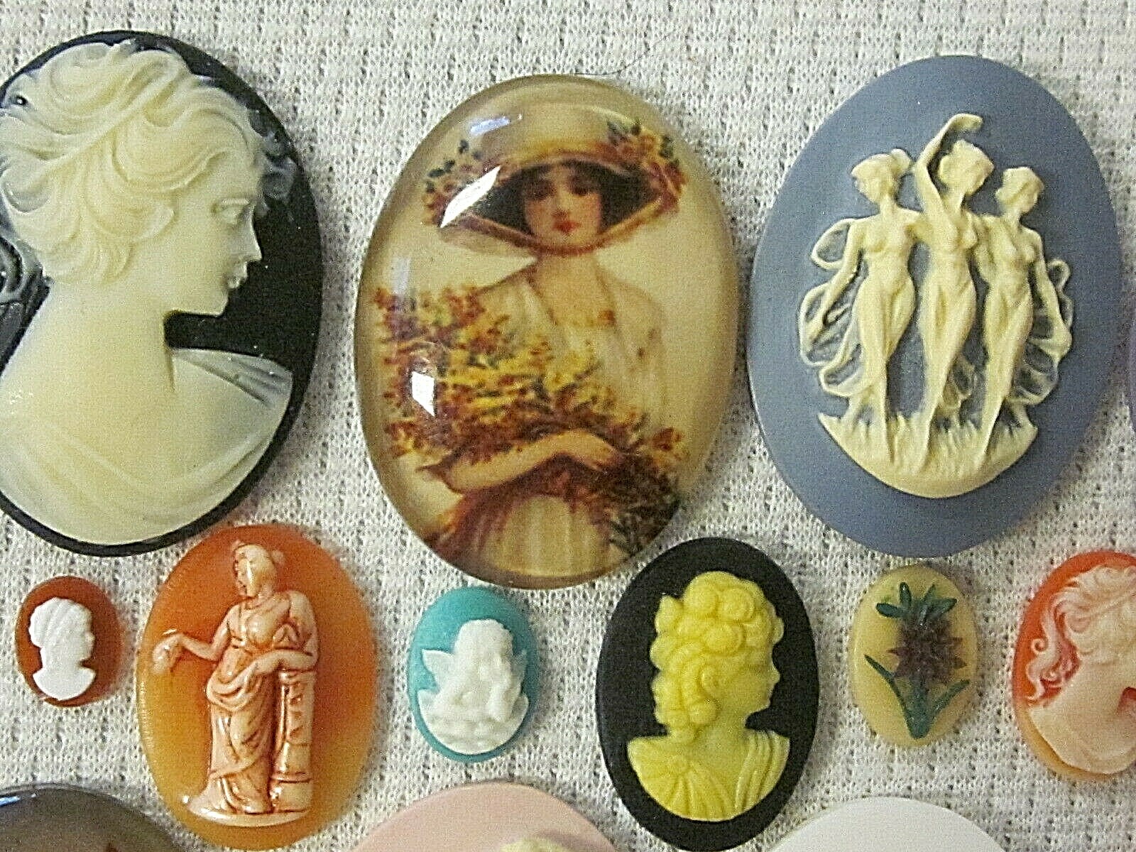 * SALE * VTG 15 CAMEOS 40x30mm HUGE LOT THK JEWELRY RESIN FINDINGS REPAIR CRAFTS