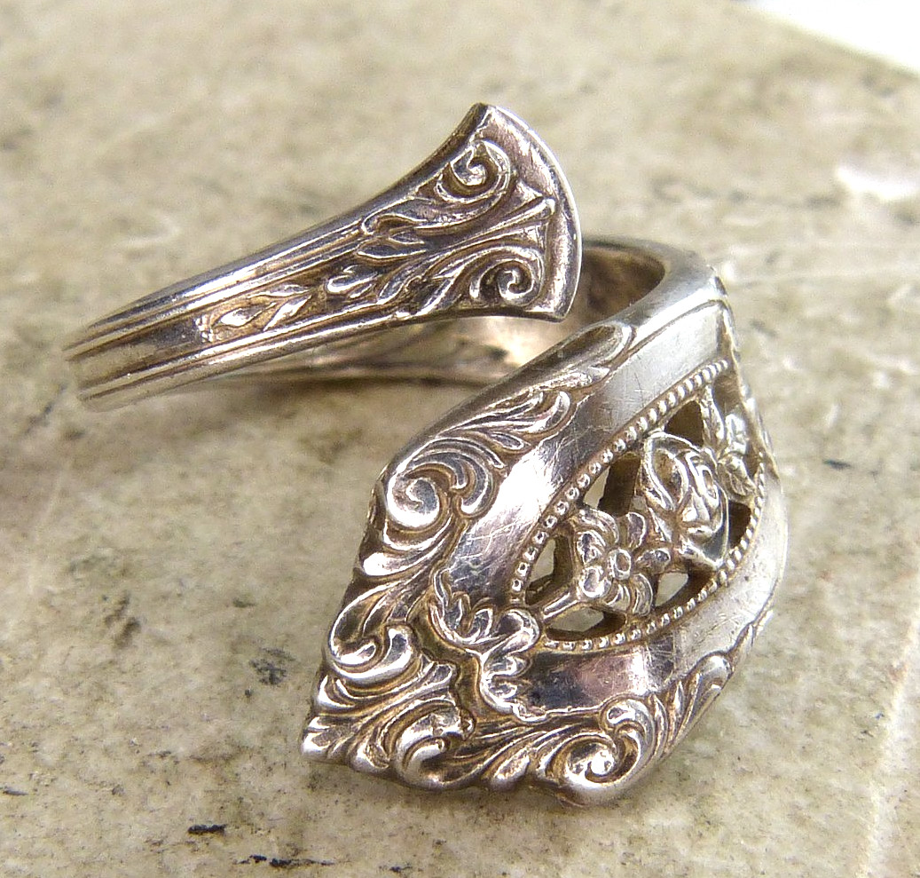 Vintage Wallace Rose Point Sterling Silver Spoon Ring