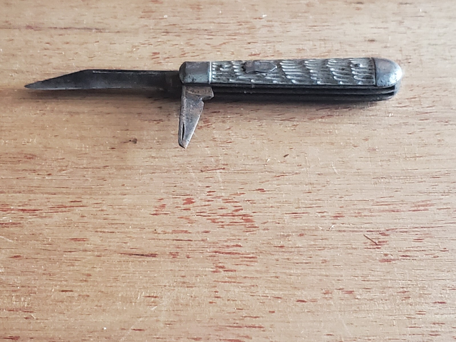 Vintage IMPERIAL 2 Blade Folding Pocket Knife Metal Handles NO Snap Rough Bad