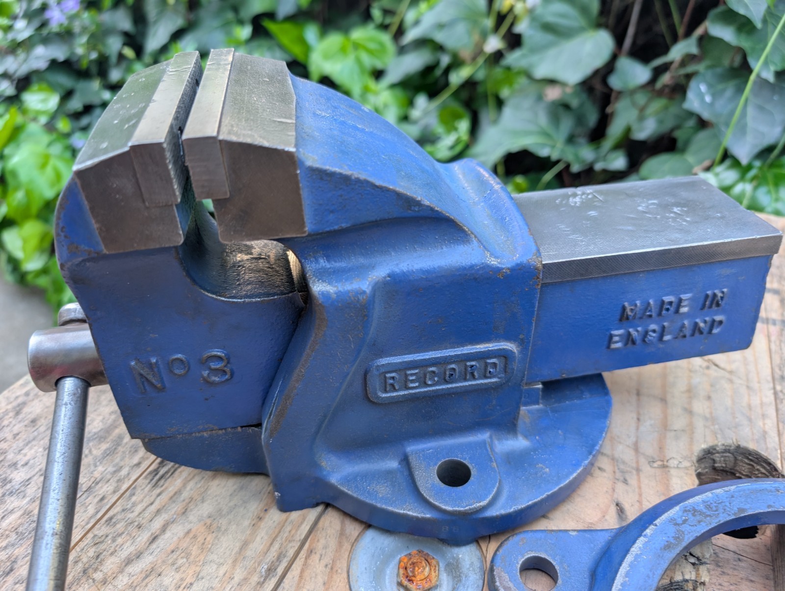 Record No. 3 Vise & Swivel Base, 4" Jaws. Made In Sheffield England, 37.6 lbs.