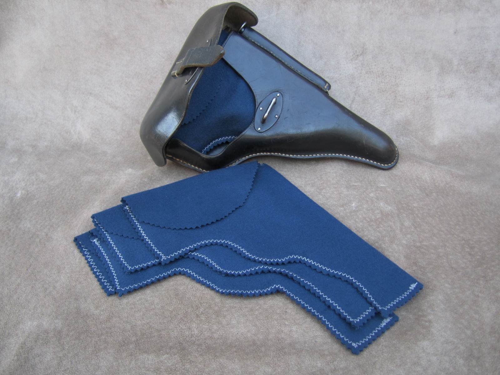 PISTOL SLEEVE PROTECTOR FOR A P38 WW2 PISTOL FOR HARDSHELL HOLSTER USE 🔥