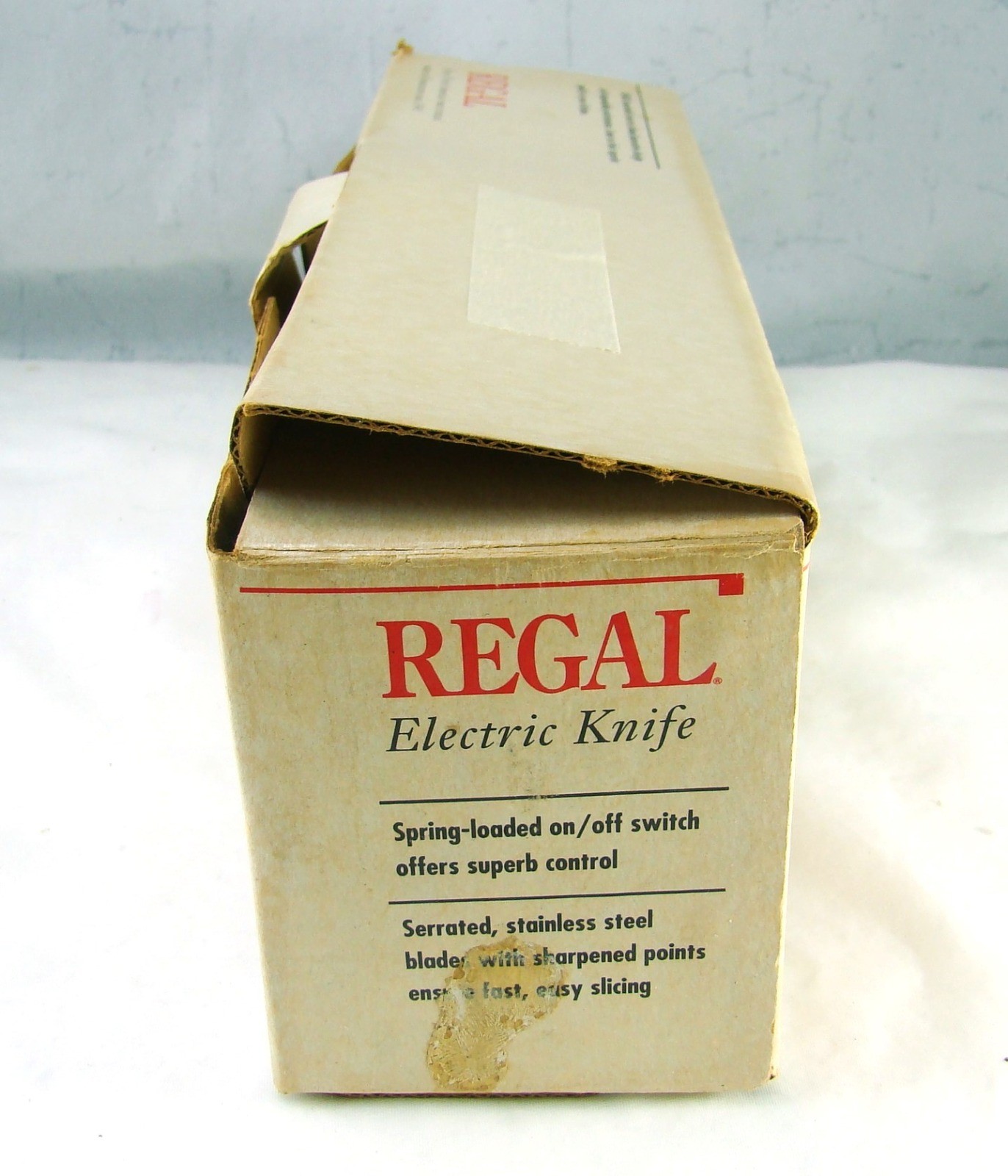 Vintage Regal Electric Knife w 2 blades in Original Box & Papers K382WT AS IS