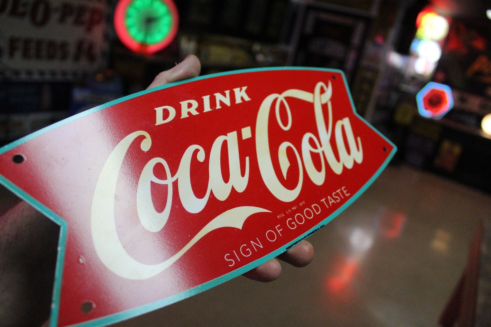 RARE 1950s DRINK COCA COLA TEAL BORDER FISHTAIL PAINTED METAL DEALER SIGN SODA