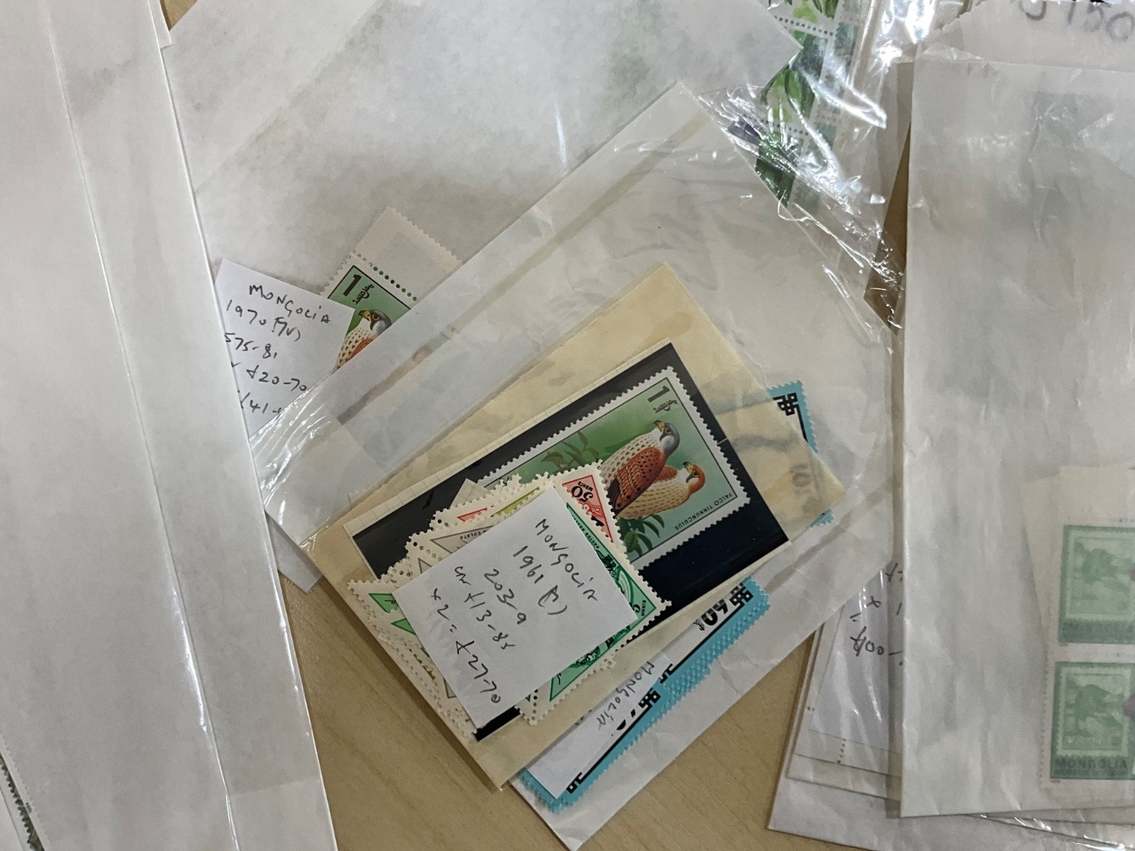 Birds on stamps MNH cat value over £9000 ex dealer stock t29