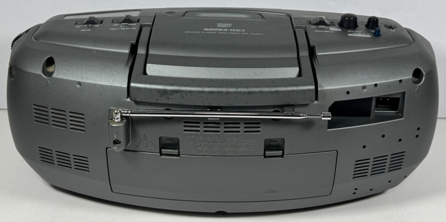 AIWA CSD-ES225 Compact Disc Stereo Radio Cassette Recorder Boombox FULLY TESTED