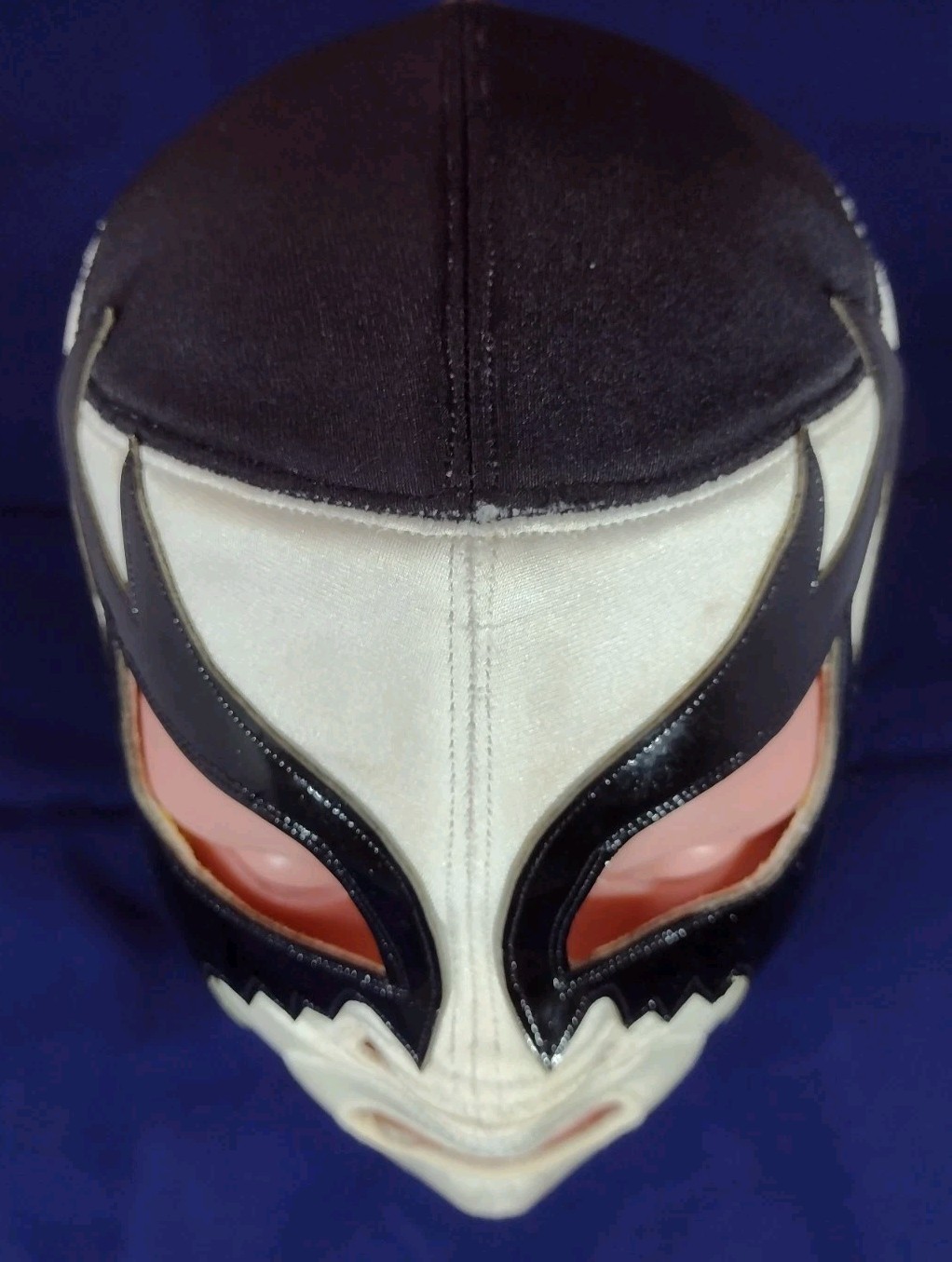 Universo 2000. CMLL, AAA. Professional Mask in White and Black...