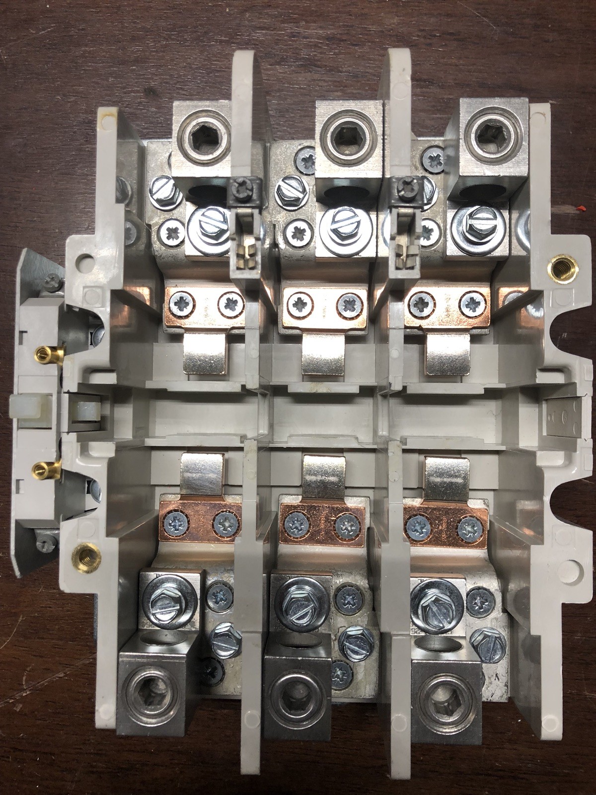 C825KN9A CUTLER HAMMER CONTACTOR 200 AMP 600V 3 PHASE 110-120V COIL NEW