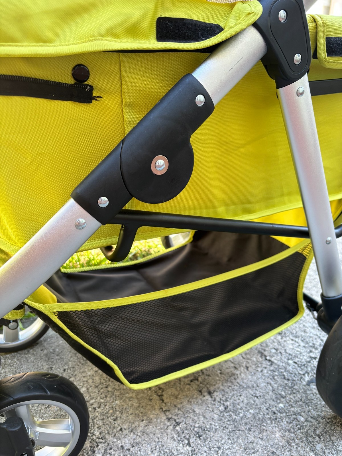 IBIYAYA Pet Stroller - Medium 4-Wheel Luxury Dog-Cat Stroller with Two Openings