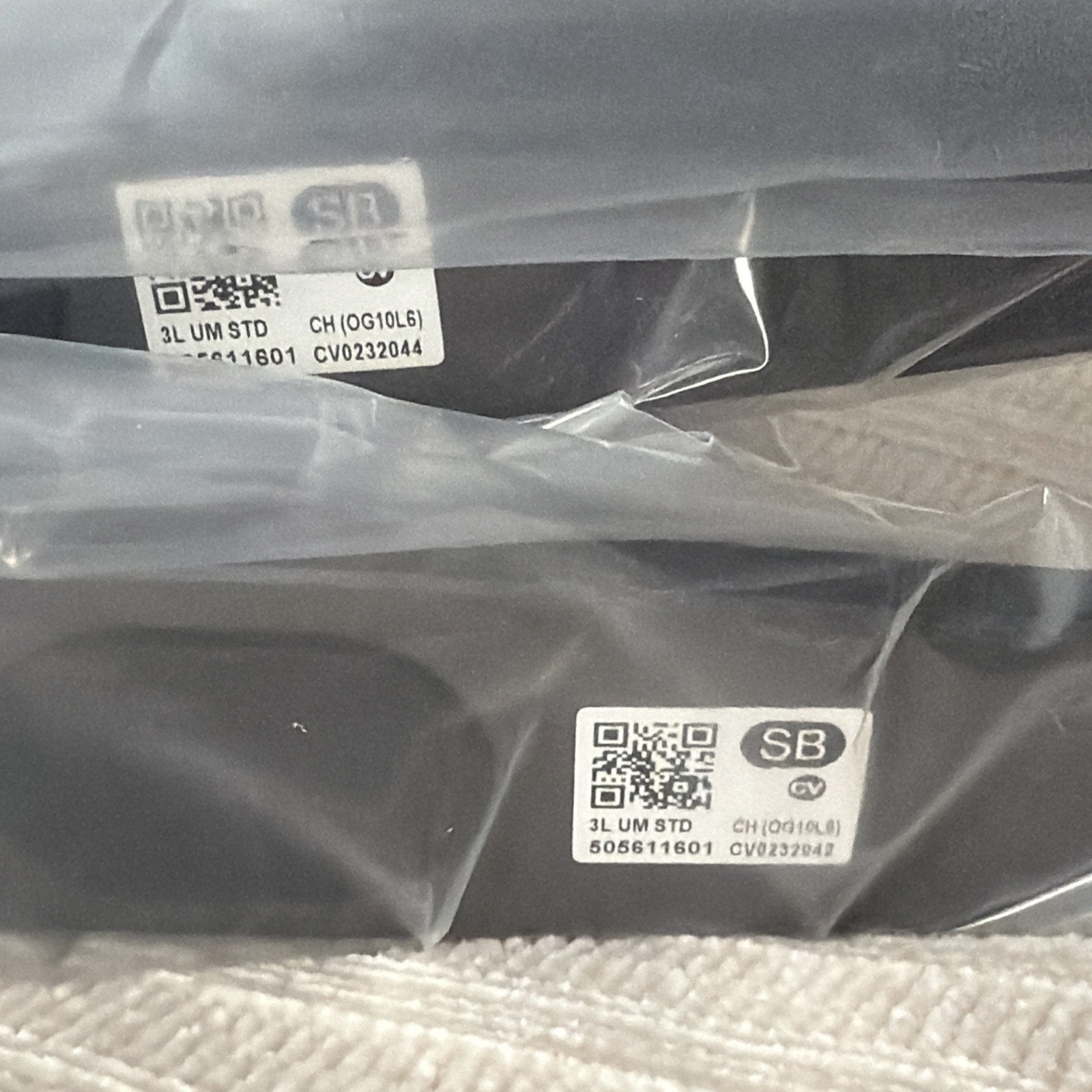 Brand New OEM Sony 505611601 Pair Stand Legs for K77XR80 TV w/ Screws & Covers