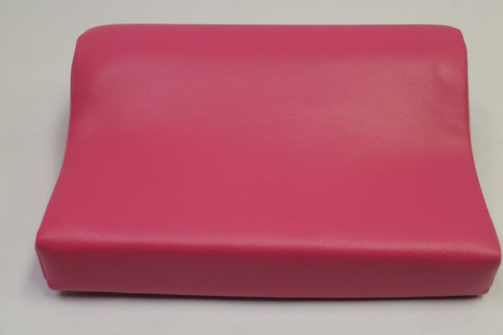 GOODMAN SPECIALTY PILLOWS #303 3" CONTOUR TANNING BED PILLOW-PASSION PINK