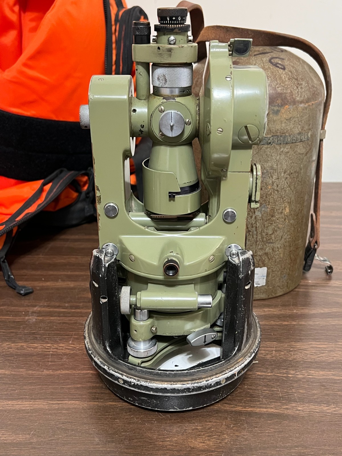 Wild Heerbrugg Theodolite T16 Survey Instrument w/ Case and Backpack - Good Cond