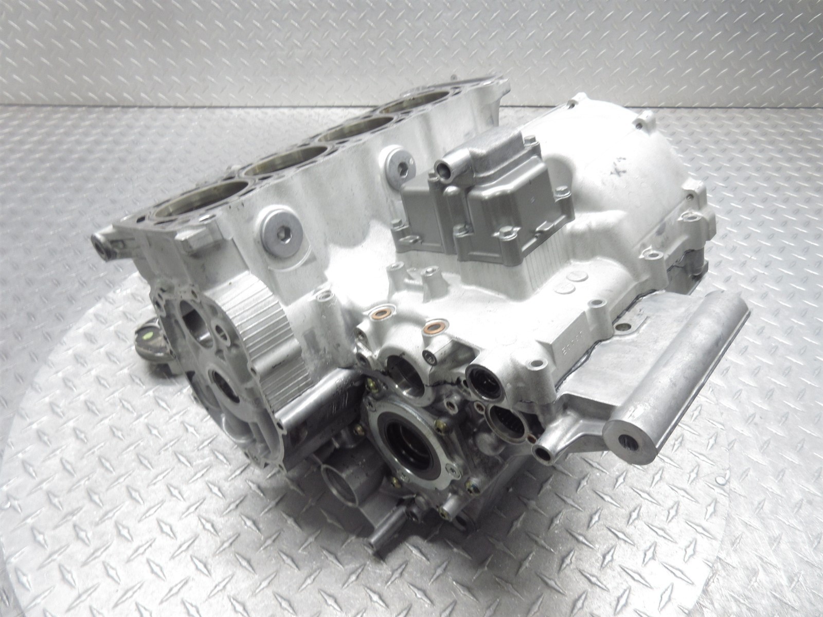 2007 06-07 Suzuki GSXR 600 GSXR600 Crankcase Case Engine Motor Block Piston Lot