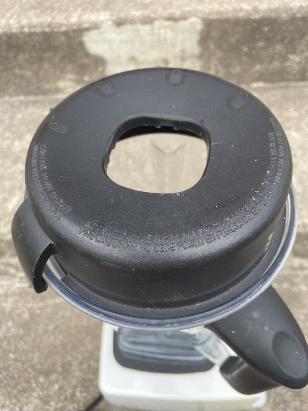 Vitamix Creations GC, White, 64 Oz Pitcher. VM0103D 10 Speed Blender